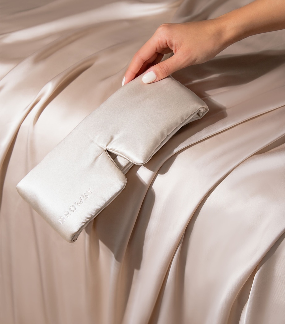 Mulberry Silk Sleep Mask DUSTY GOLD Image 2