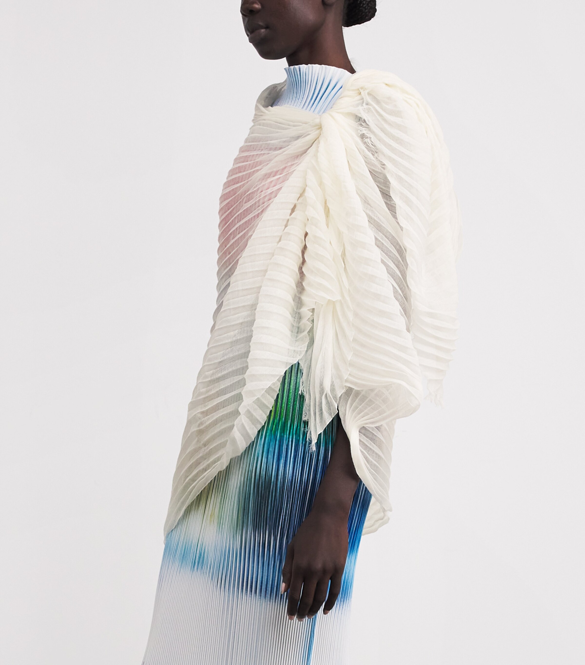 Issey Miyake Feather Pleats Stole White Image 2