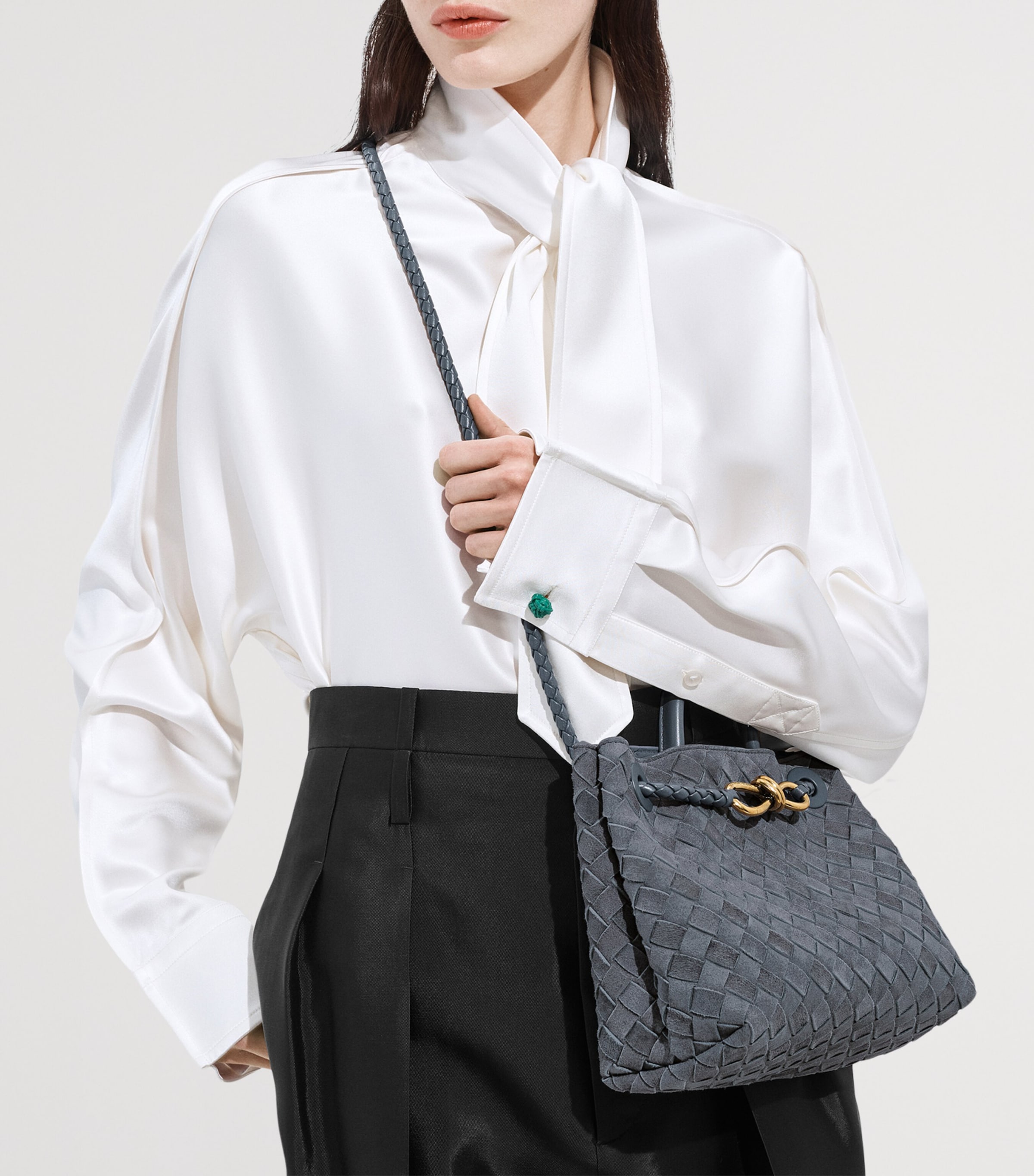 Bottega Veneta Womens Small Suede  Andiamo Top-Handle Bag Image 2