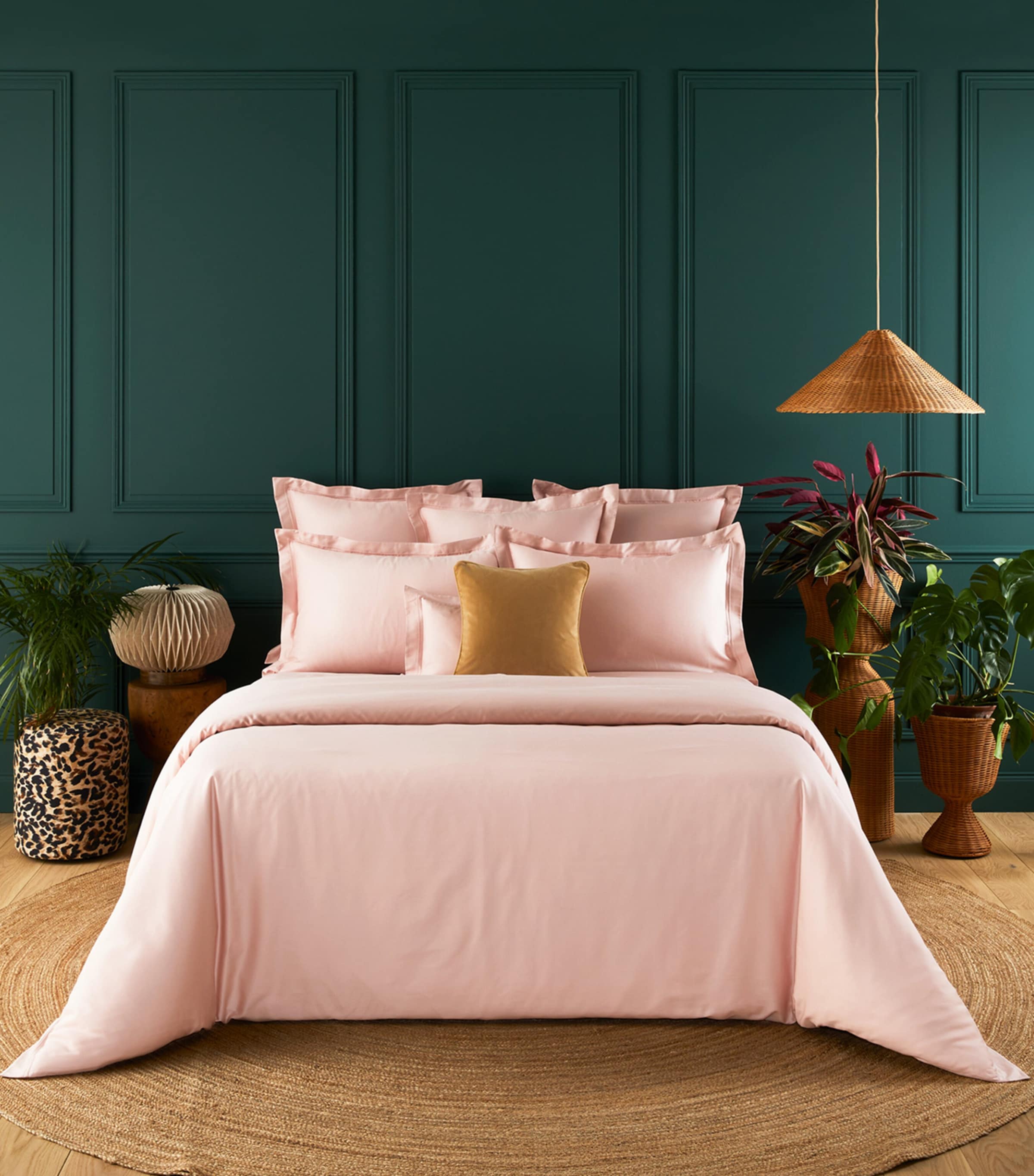 Yves Delorme Triomphe King Fitted Sheet In Pink