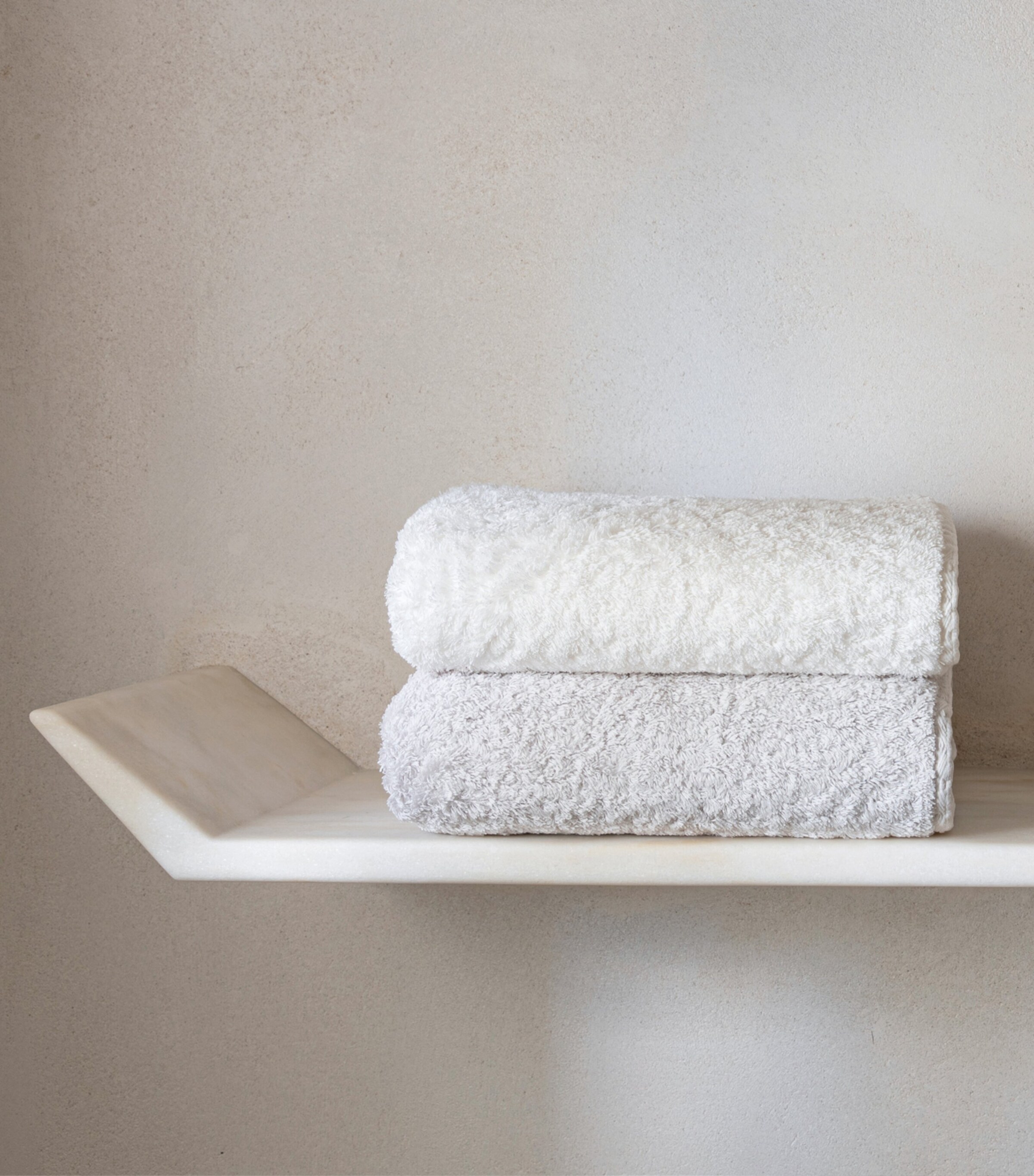 GRACCIOZA Grand Egoist Bath Sheet (95cm x 150cm) White Image 3