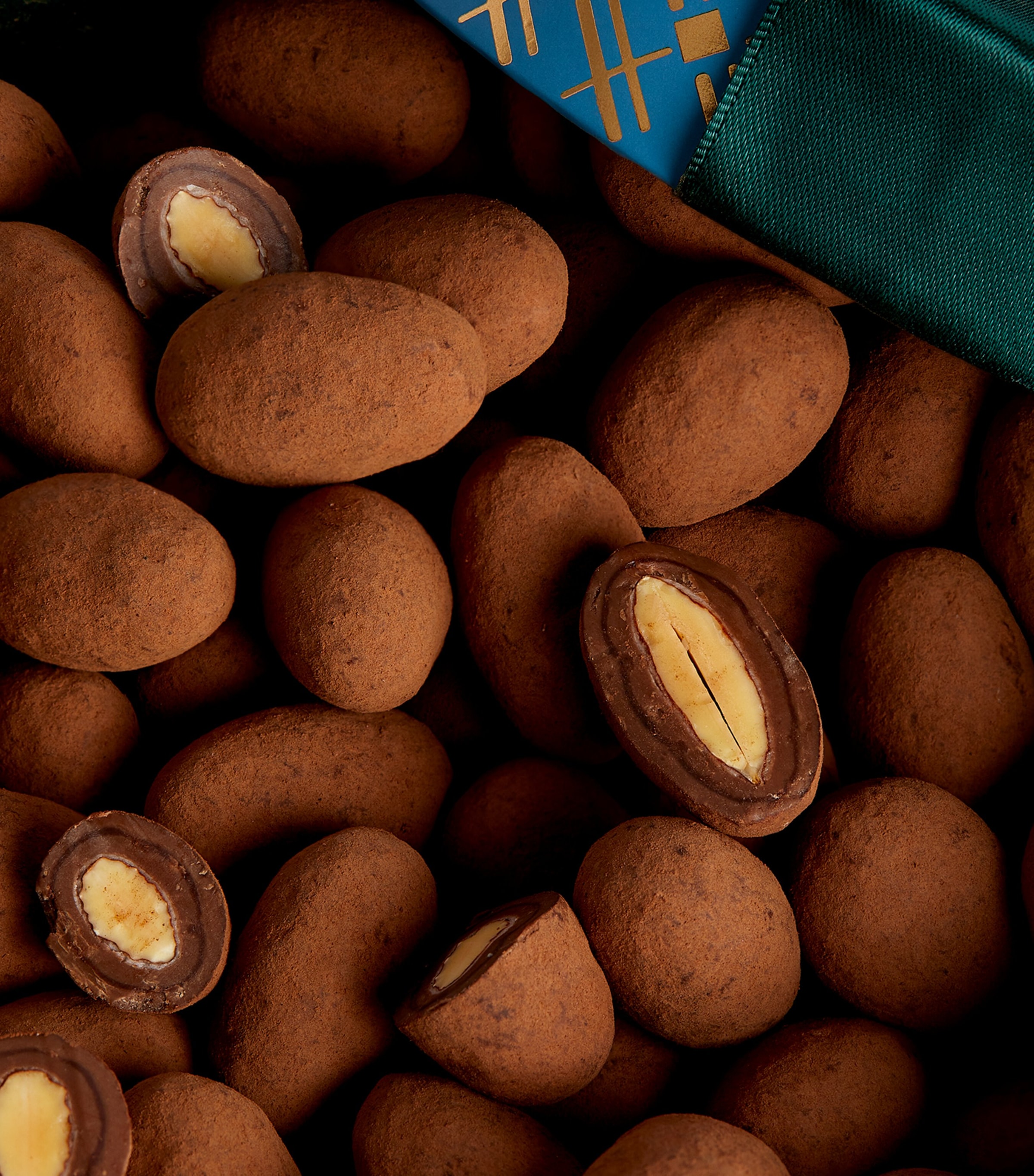 Cocoa-Dusted Almonds (1.1kg) NO COLOUR Image 4