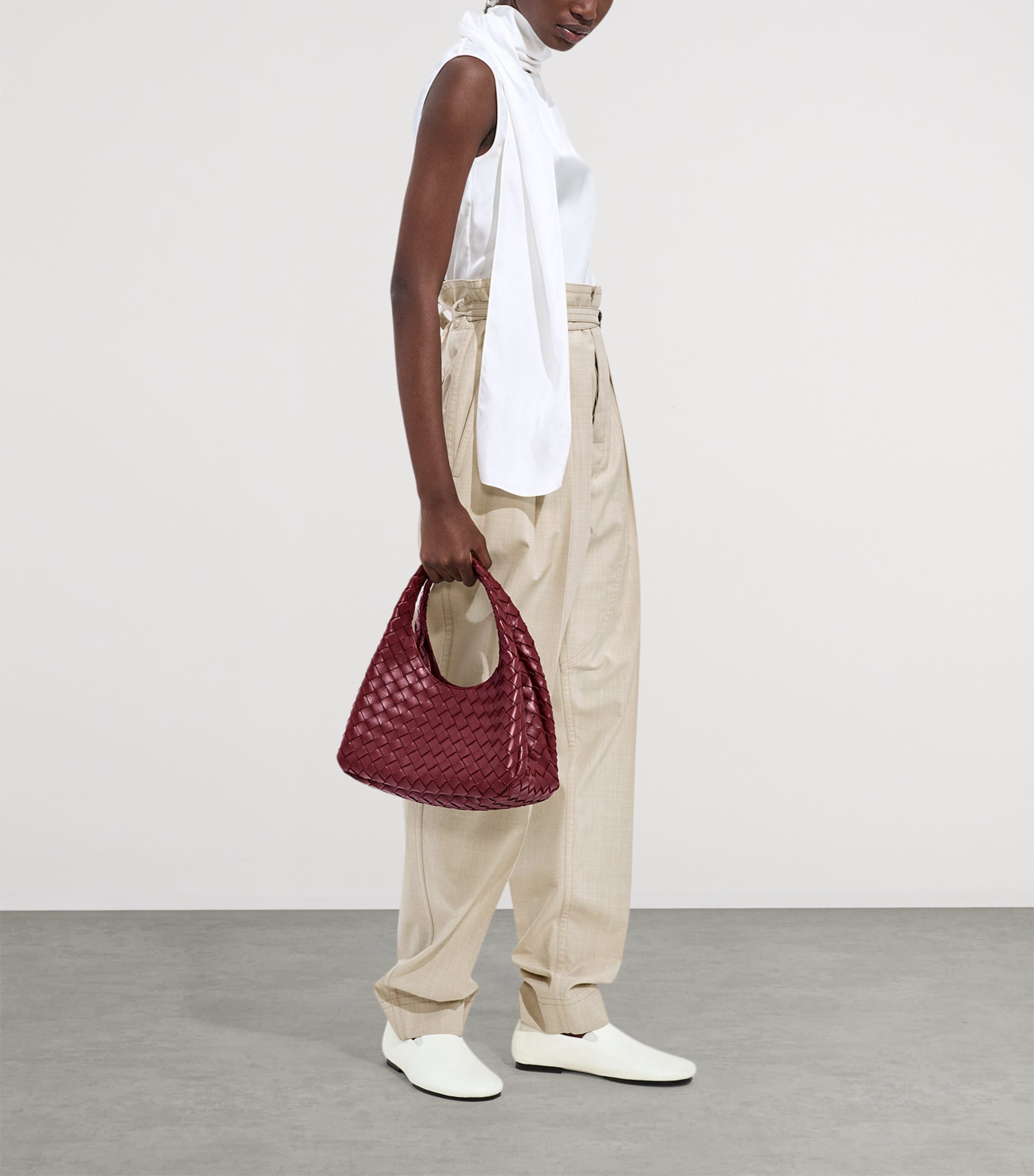 Bottega Veneta Womens Small Leather Campana Shoulder Bag Image 2