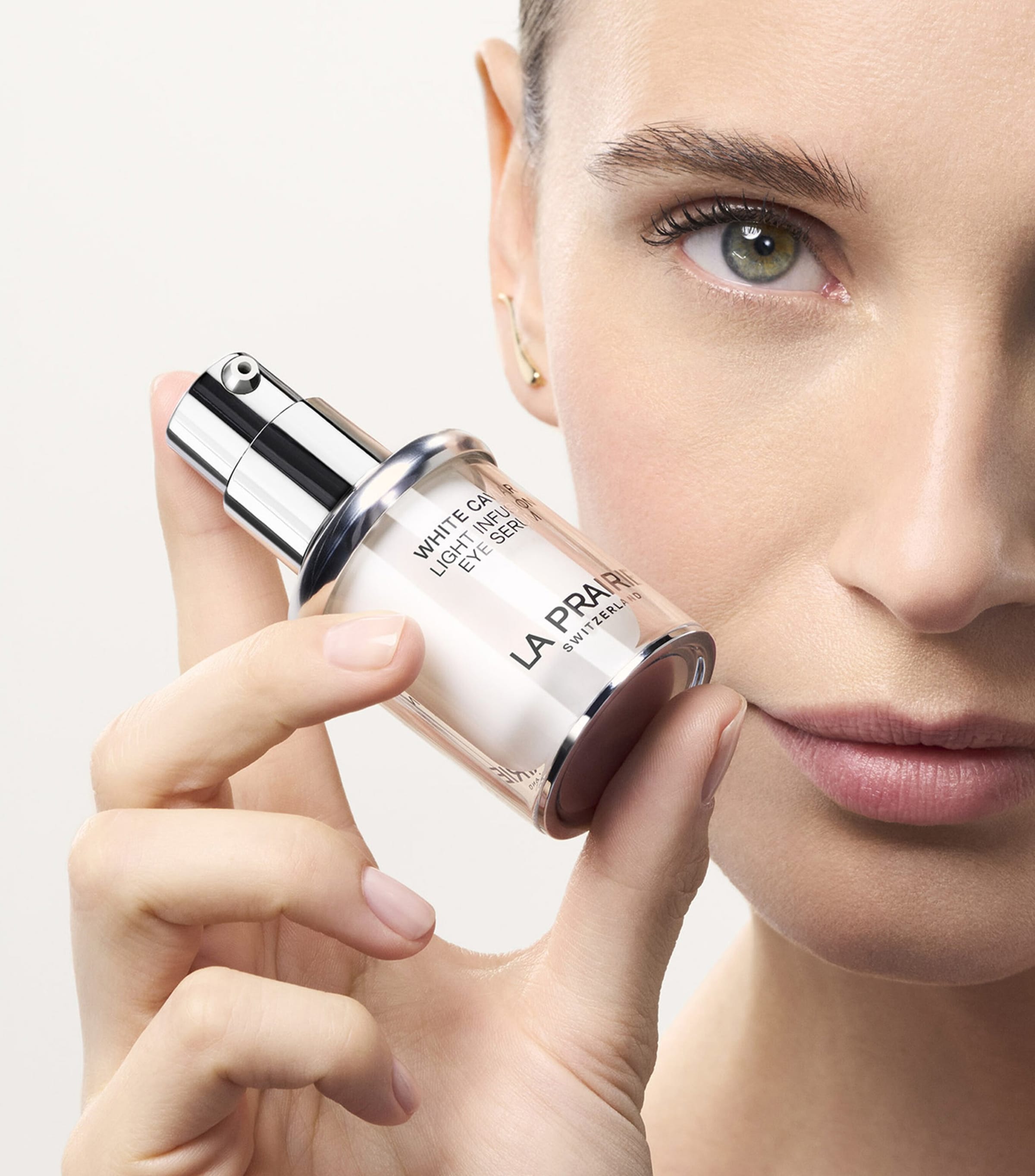 La Prairie White Caviar Light Infusion Eye Serum (15ml) Image 5