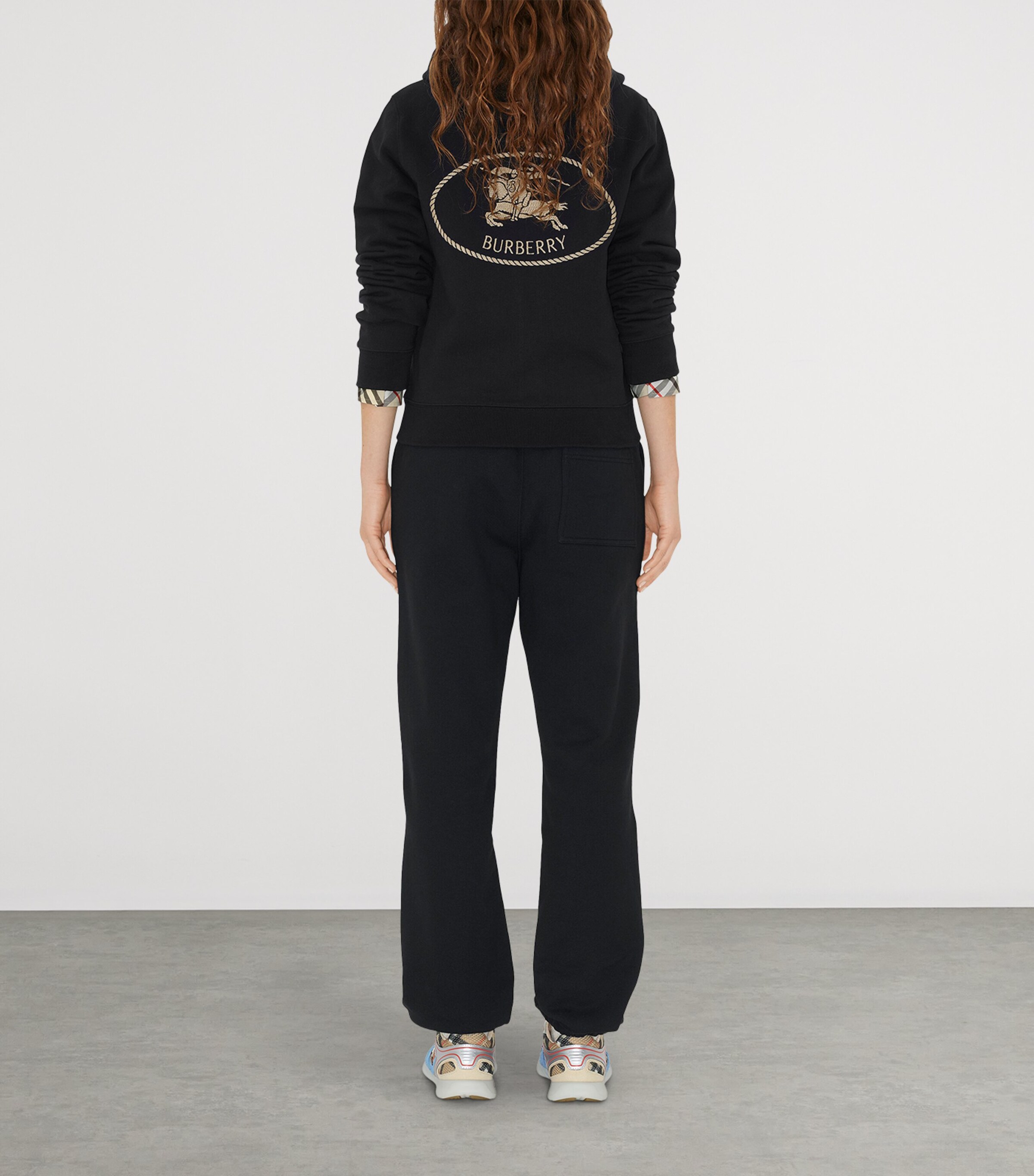 Knight Stamp Sweatpants BLACK Image 3