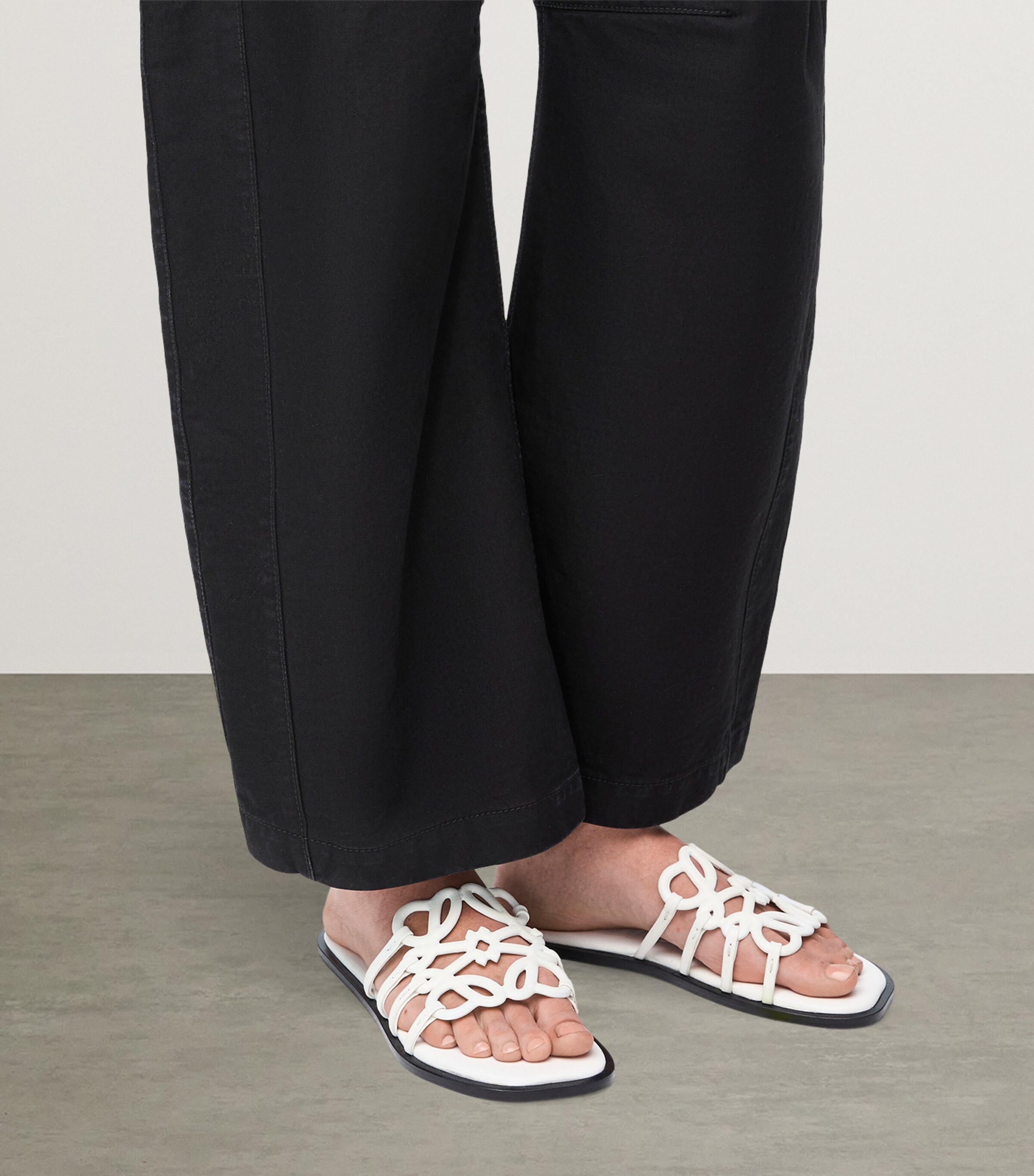 LOEWE Leather Petal Anagram Slides Anthurium White Image 2