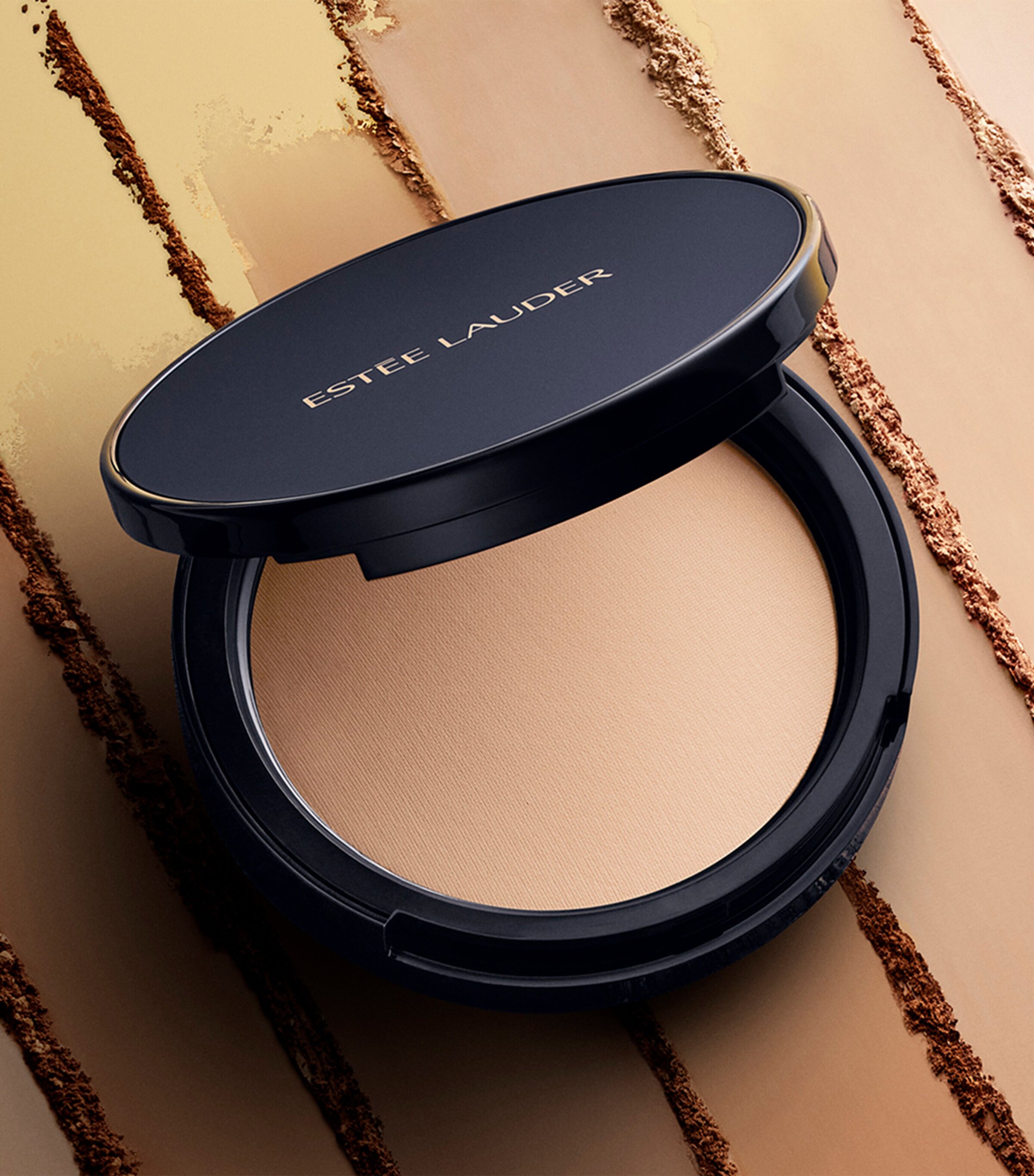 Double Wear Stay-In-Place Matte Powder Foundation MEDIUM Image 3