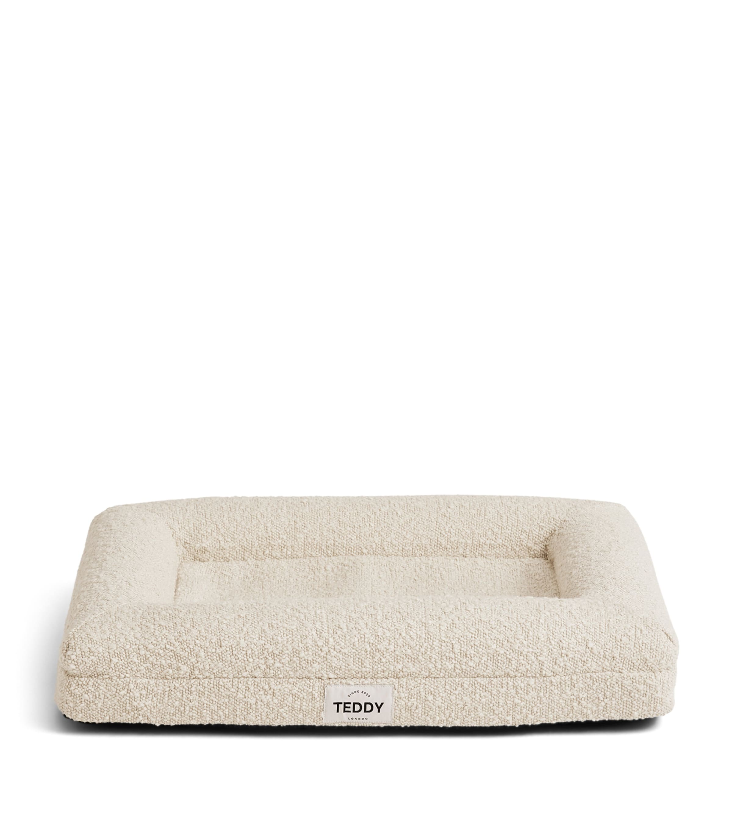 Teddy London Extra Small Bouclé Dog Bed In White