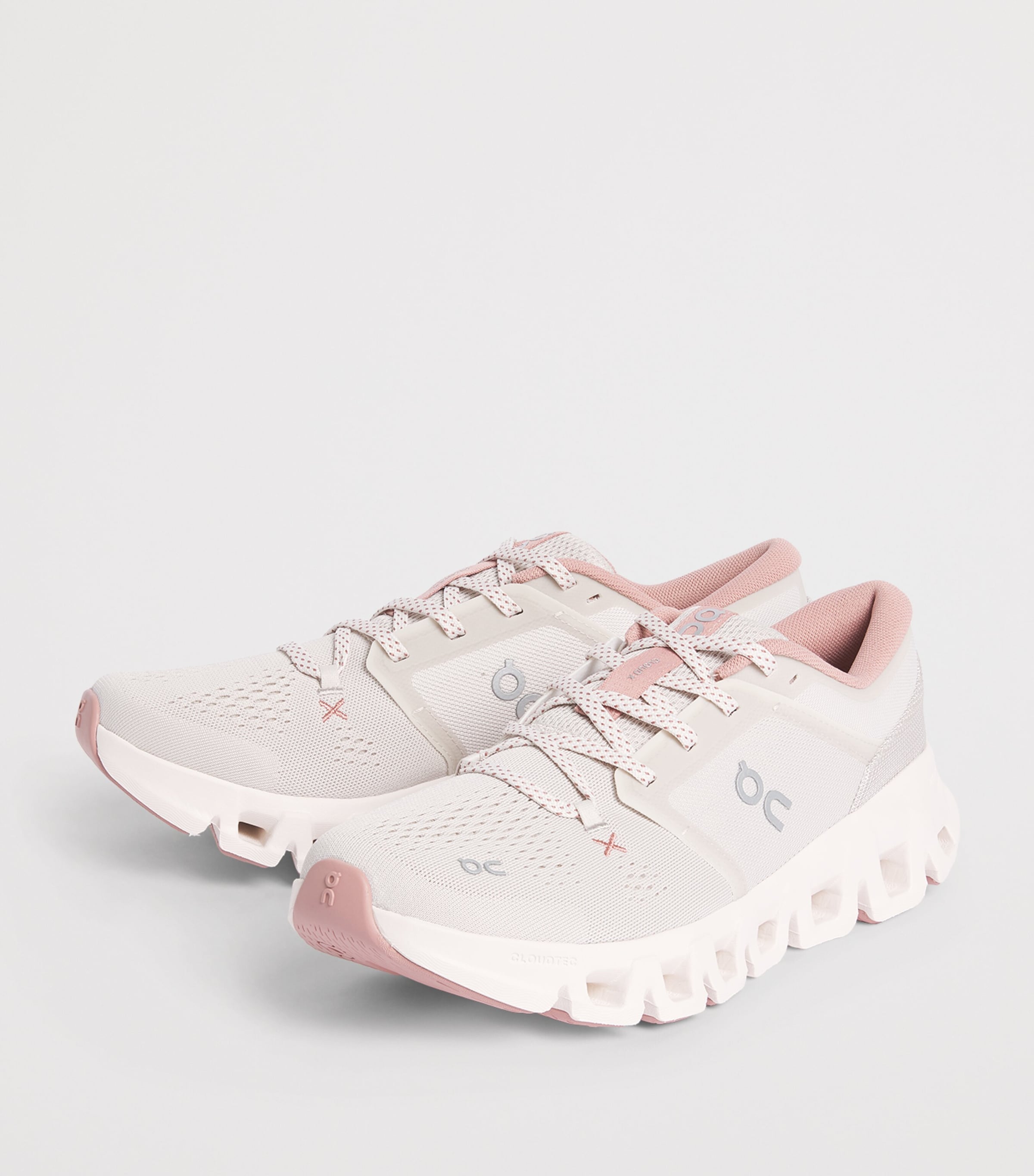 On Womens Cloud X 5 Trainers Pearl | Oyster Image 2