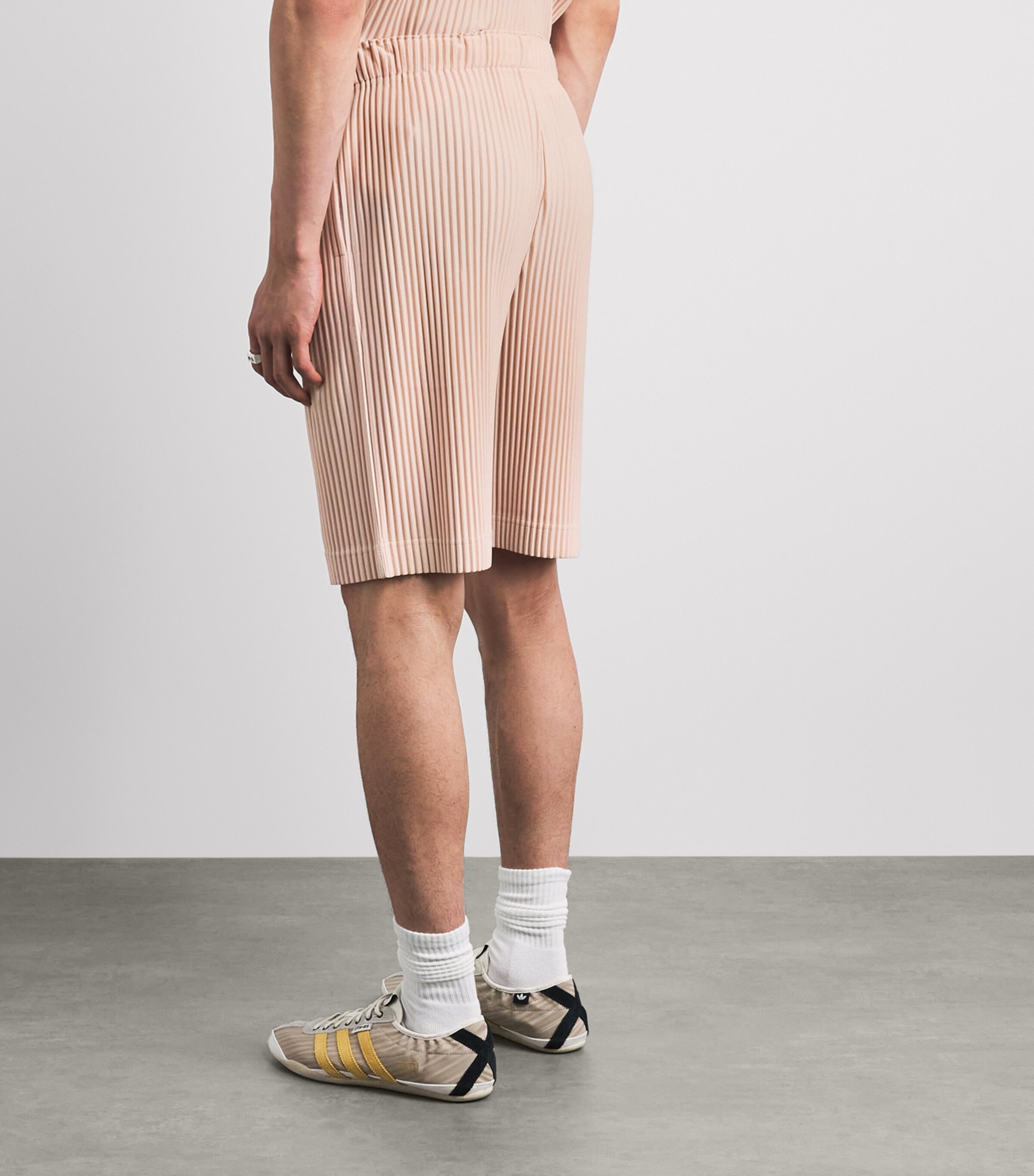 Homme Plissé Issey Miyake Mens Pleated Shorts Natural Wine Red Image 5
