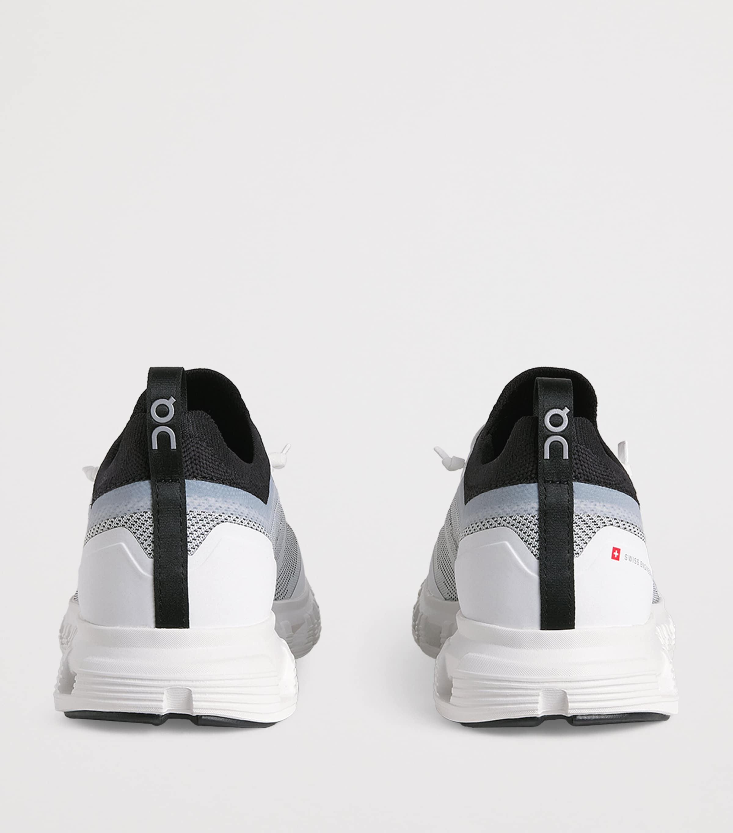 On Womens Cloud 6 Versa Trainers White | Black Image 5
