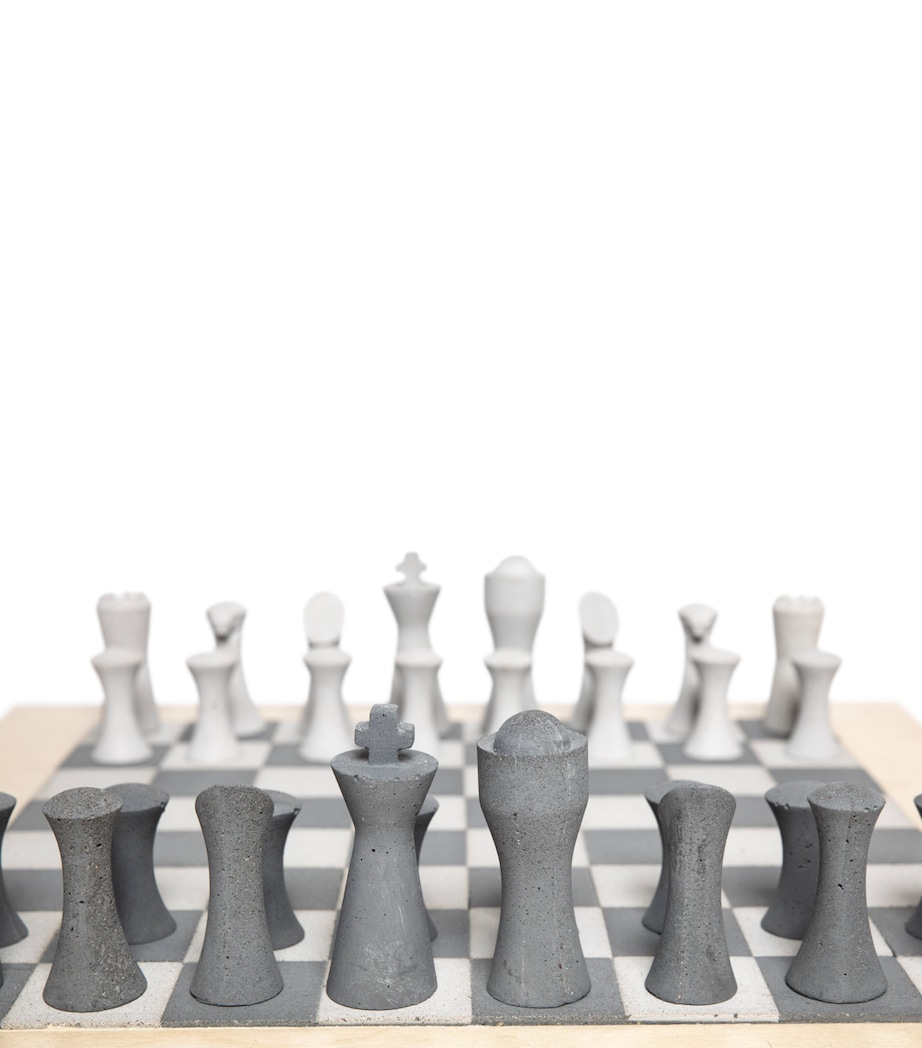x Daniel Caesar Spergy Chess Set GREY Image 3