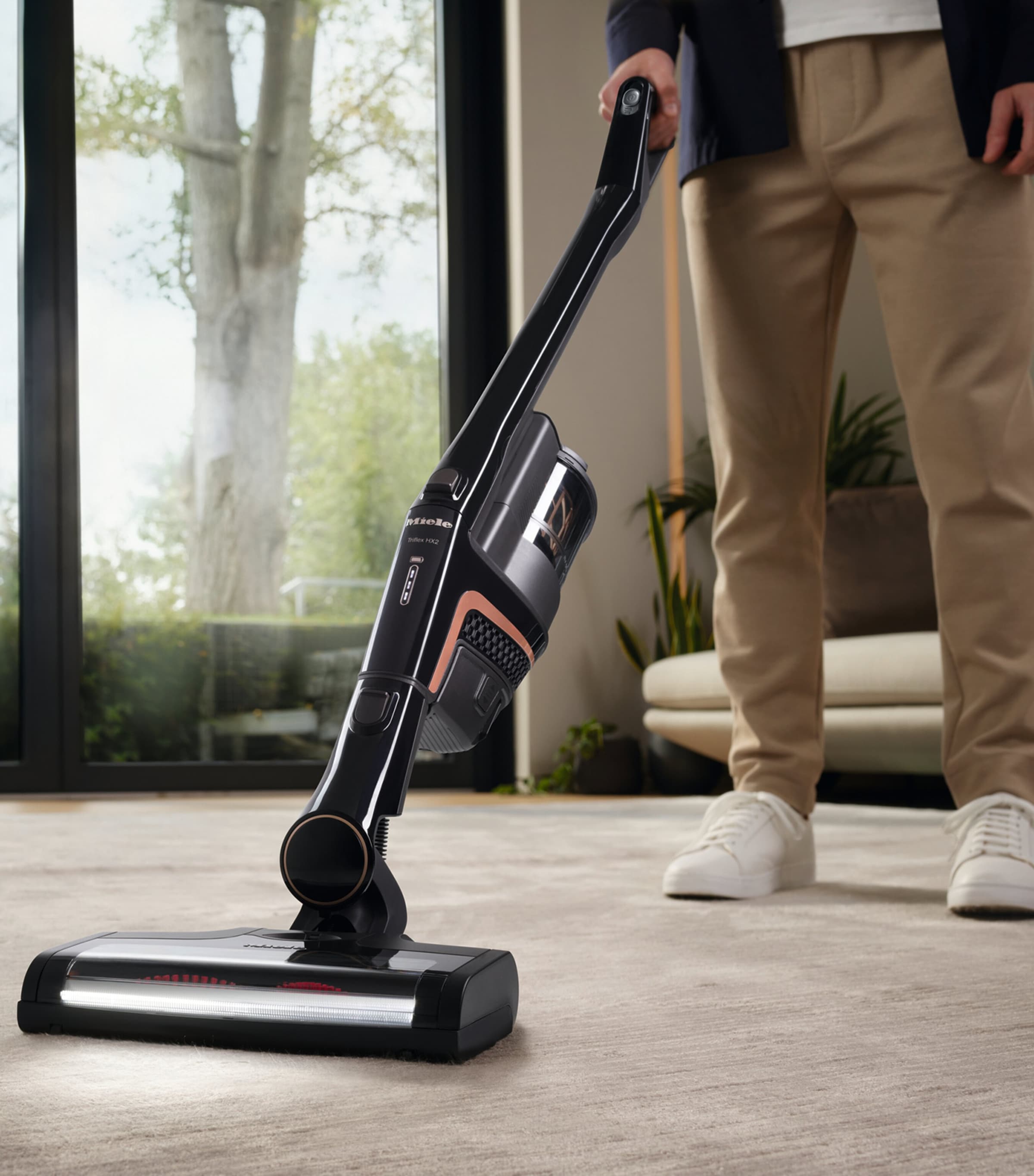 Triflex HX2 Vacuum Cleaner OBSIDIAN BLACK Image 2