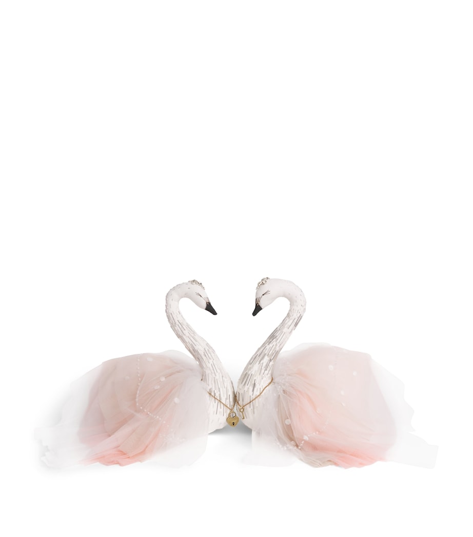 Alice Mary Lynch Small Swan Couple Ornament (42cm) White/pink Image 1