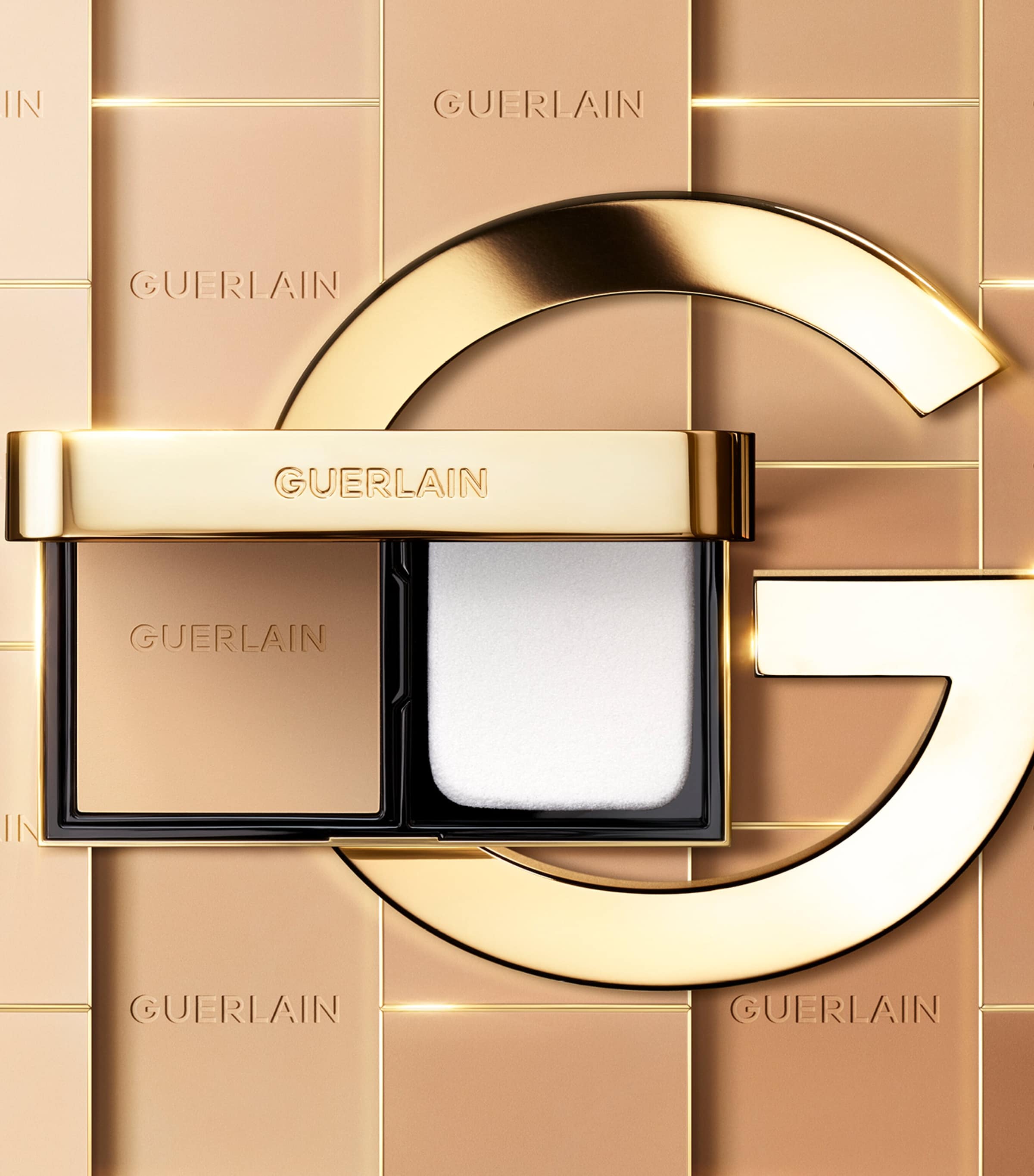 Parure Gold Skin Control Matte Compact Foundation 0.5N Image 4