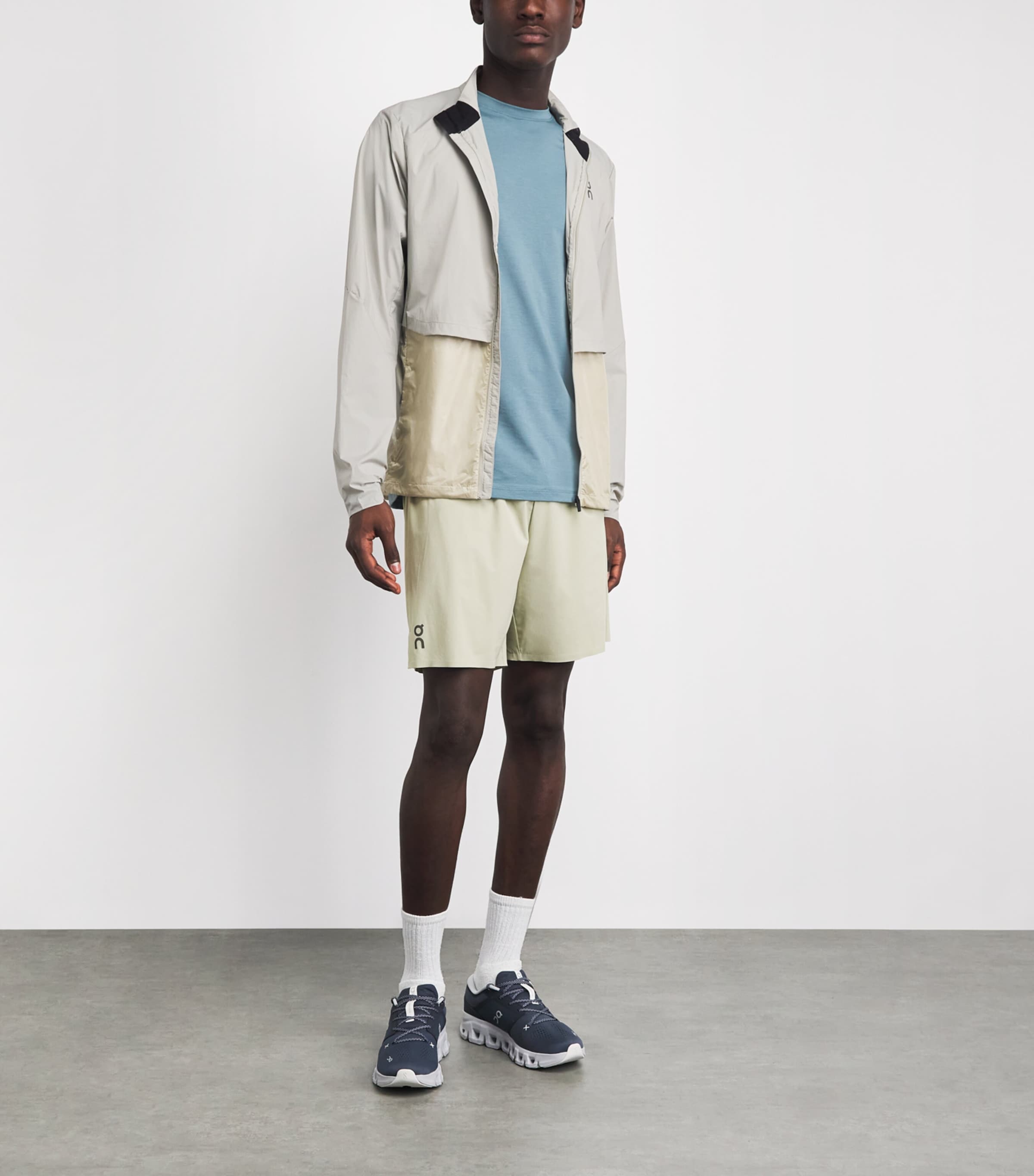 On Mens 7’’ Performance Shorts Brume Image 2