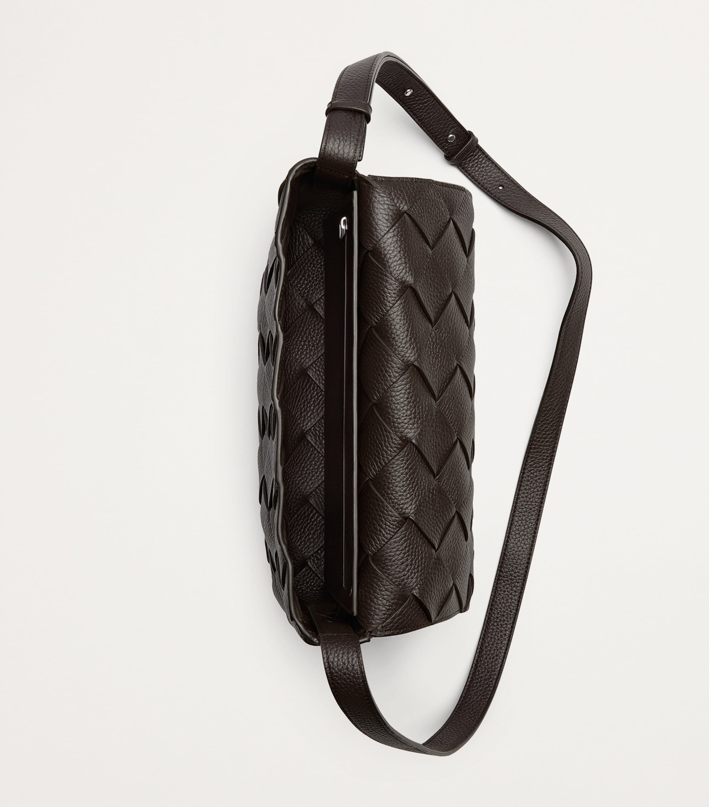 【関税＆送料込み】Bottega Veneta Diago Grande Leather Cros Bottega Veneta Large Leather Diago Cross-Body Bag | Harrods US