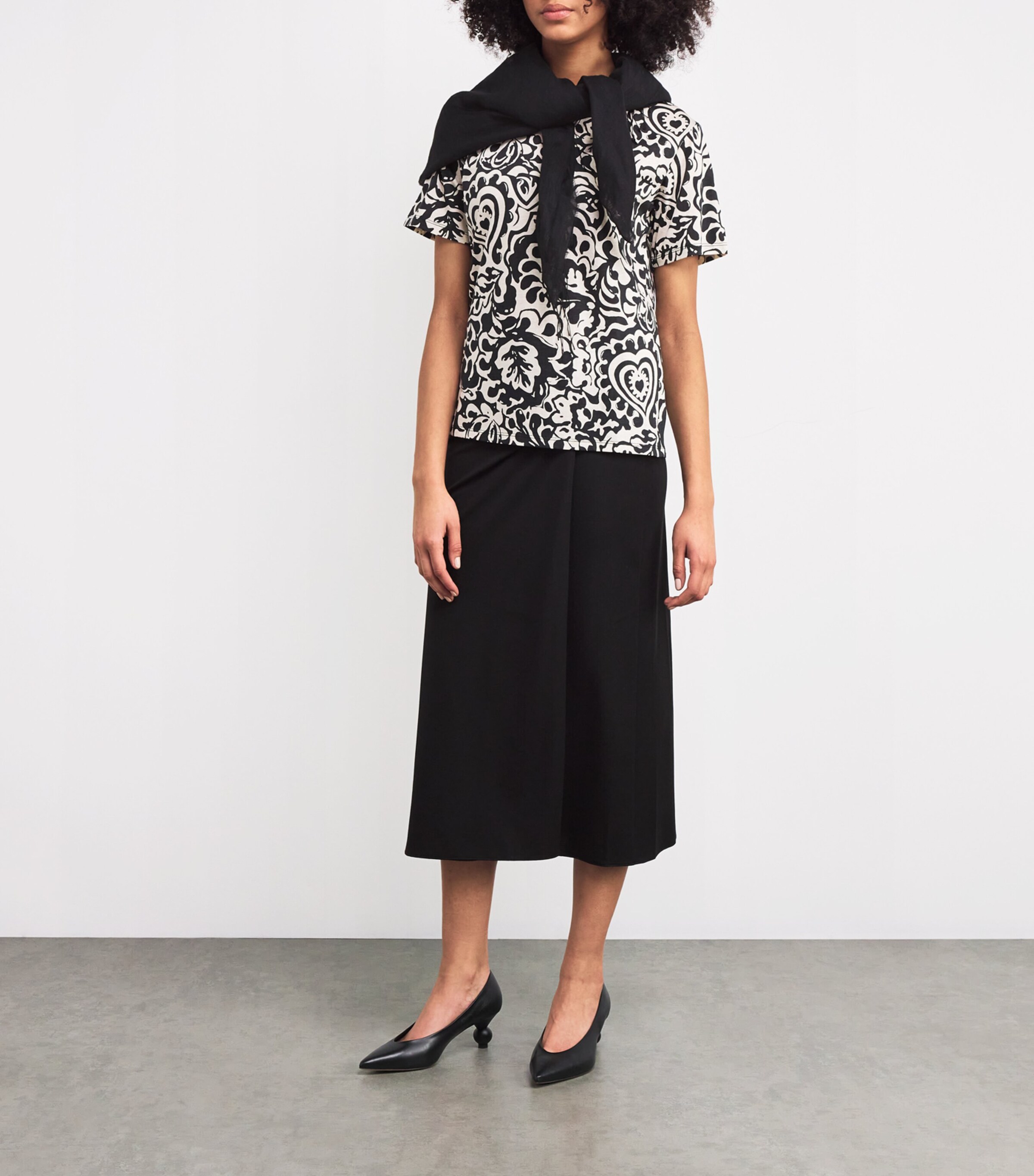 Weekend Max Mara Linen Stole Scarf Black Image 2