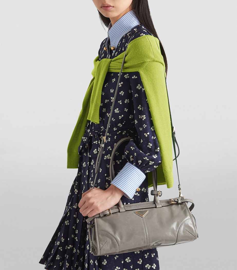 Medium Leather Shoulder Bag F03SF Image 7