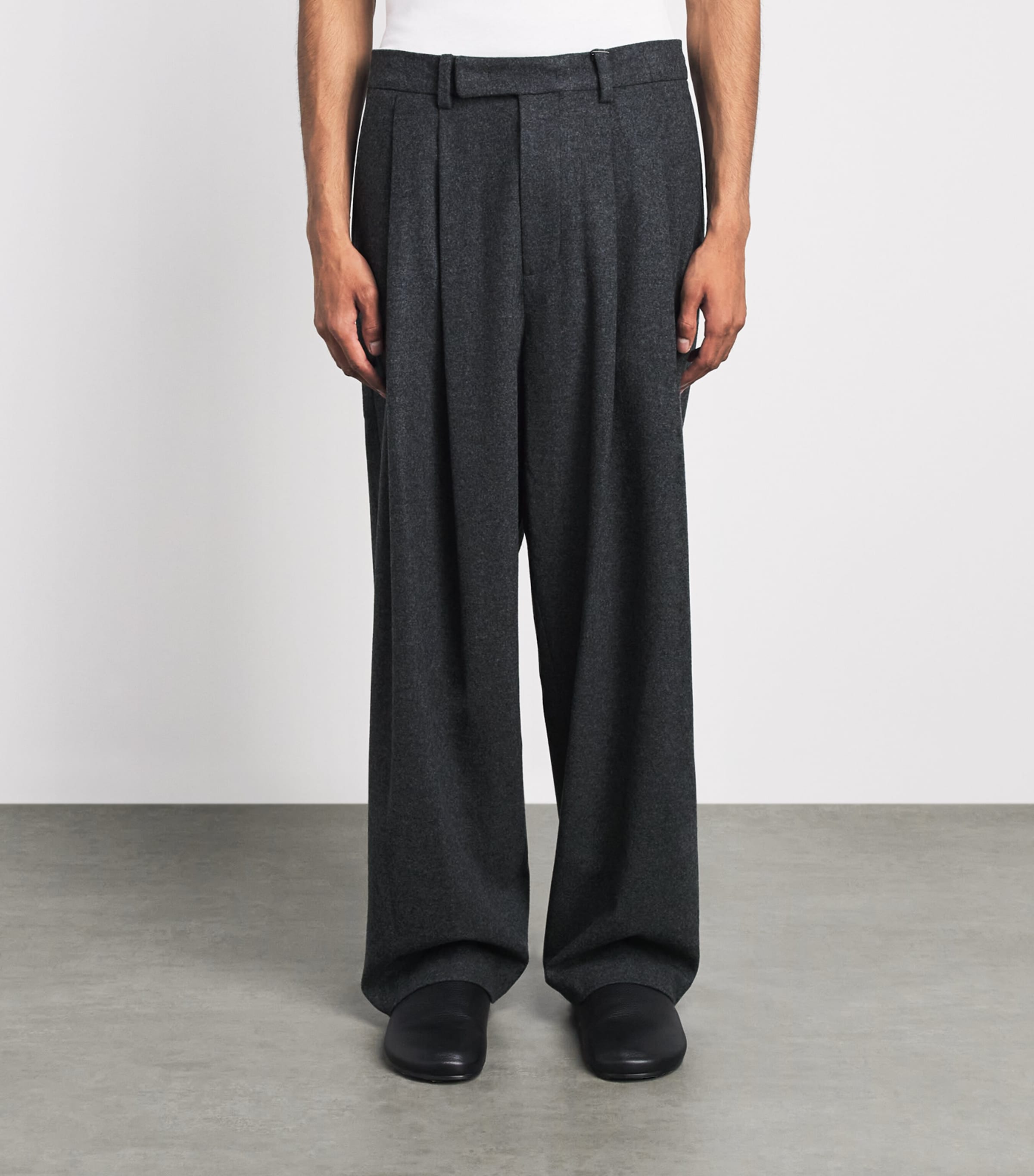 System Mens Wool-Blend Double-Pleated Trousers Black Grey Image 4