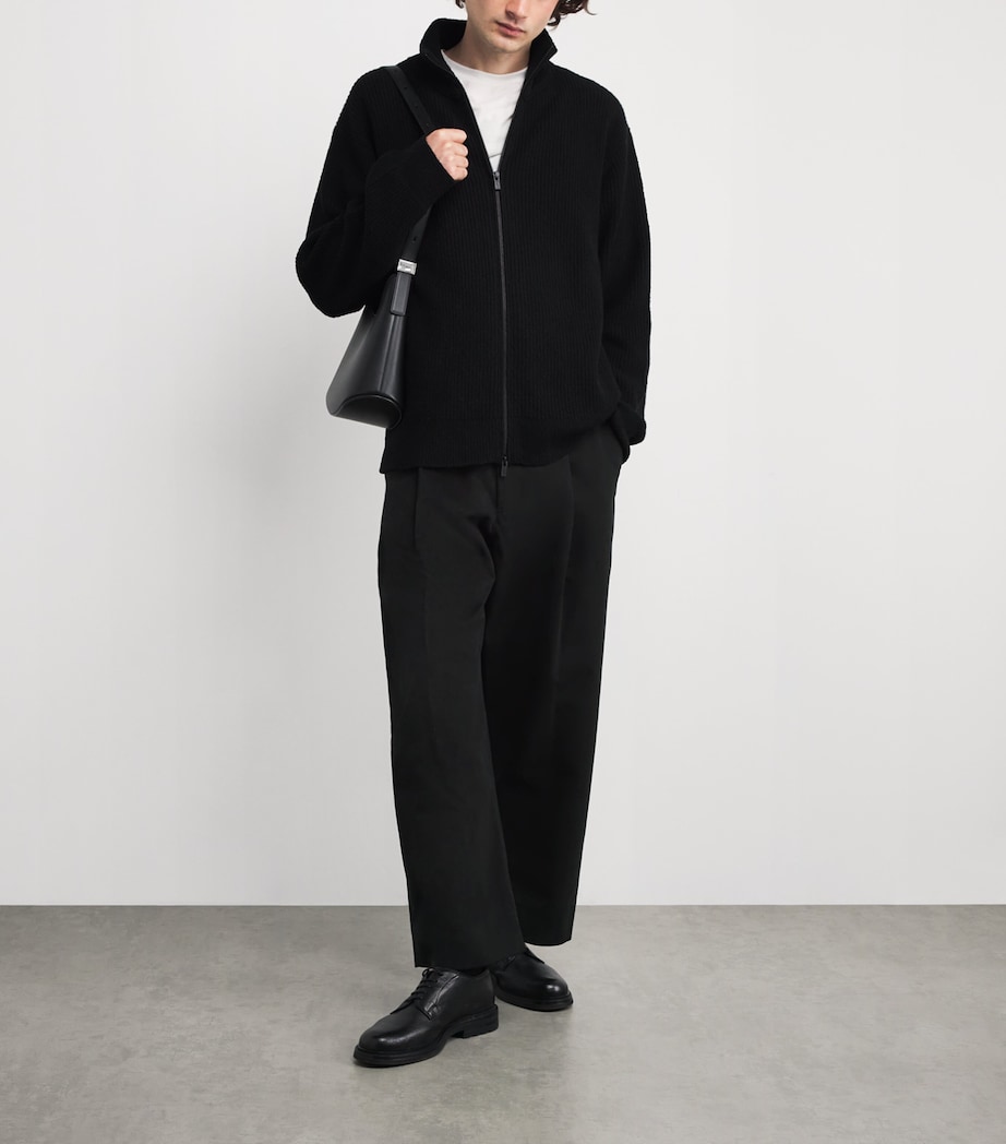 Studio Nicholson Mens Cotton Pleated Sorte Trousers Black Image 2