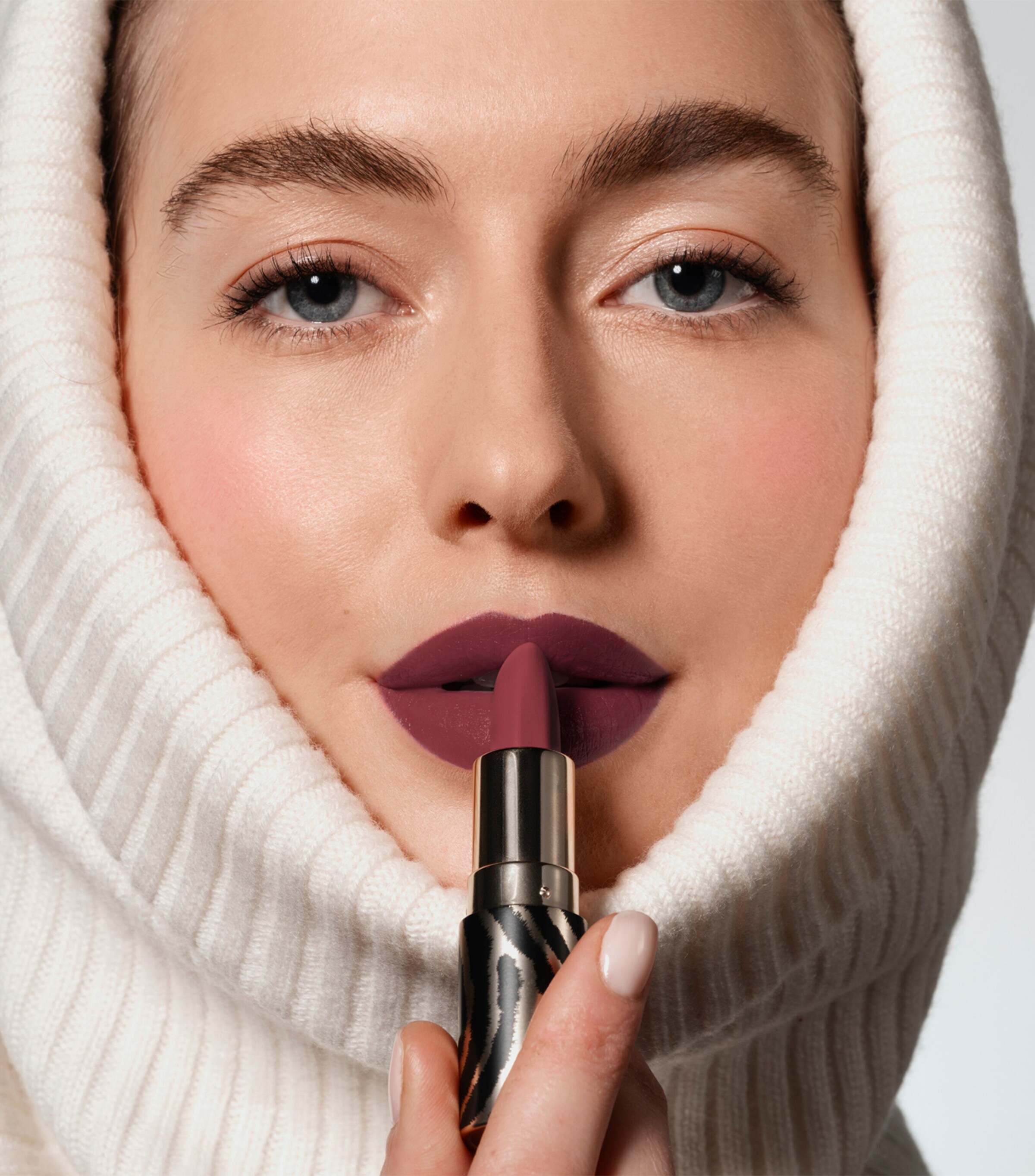 Sisley Phyto-Rouge Velvet Lipstick Beige Crush Image 2