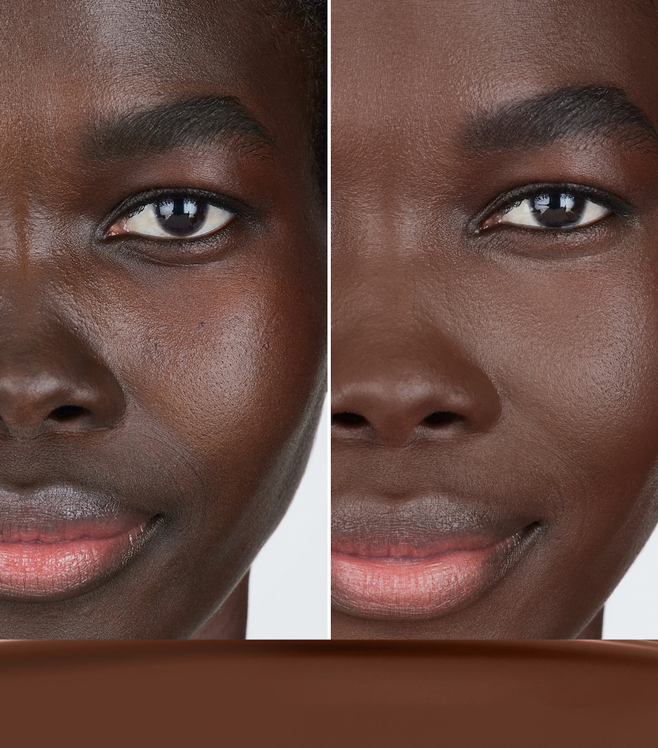 Light Reflecting Foundation PORTO LOUIS Image 3