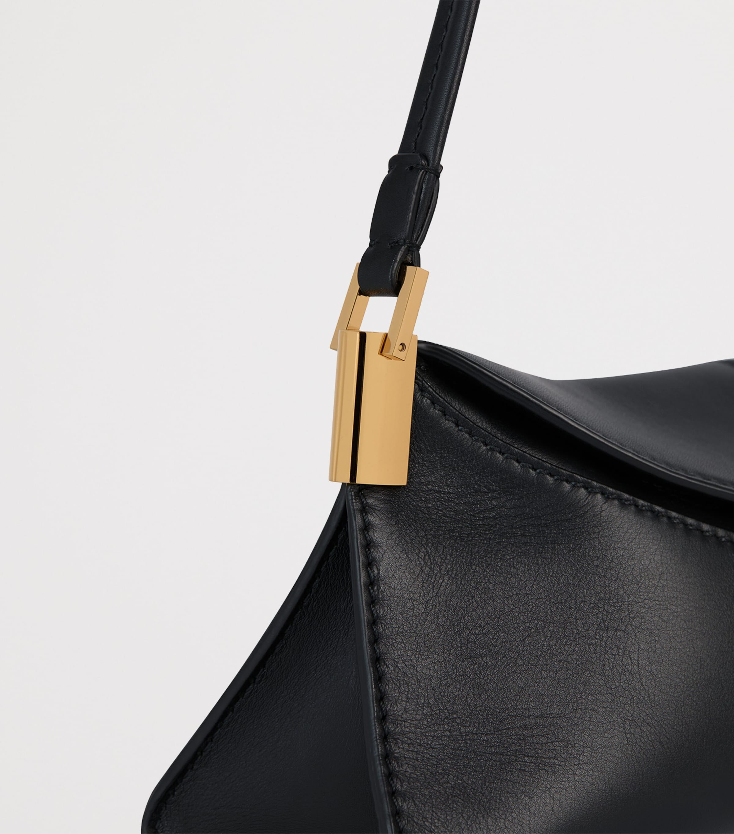 Balmain Small Leather 64-83 Shoulder Bag Noir Image 9