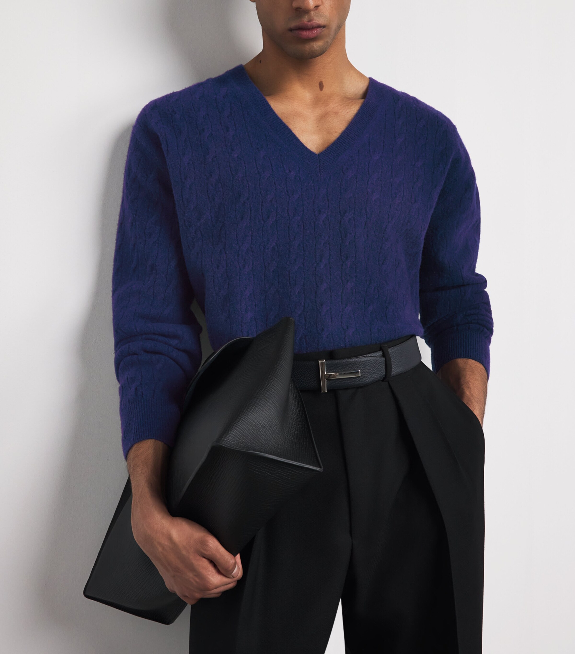 TOM FORD 100%カシミヤ ネイビーセーター 46 TOM FORD Blue Wool Cable-Knit V-Neck Sweater | Harrods US