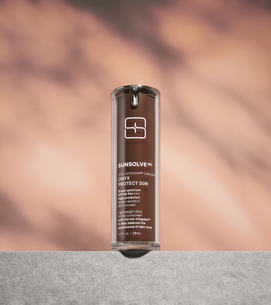 SunsolveMD Tinted Sun Cream SPF 50 (28ml) ONYX PROTECT Image 3