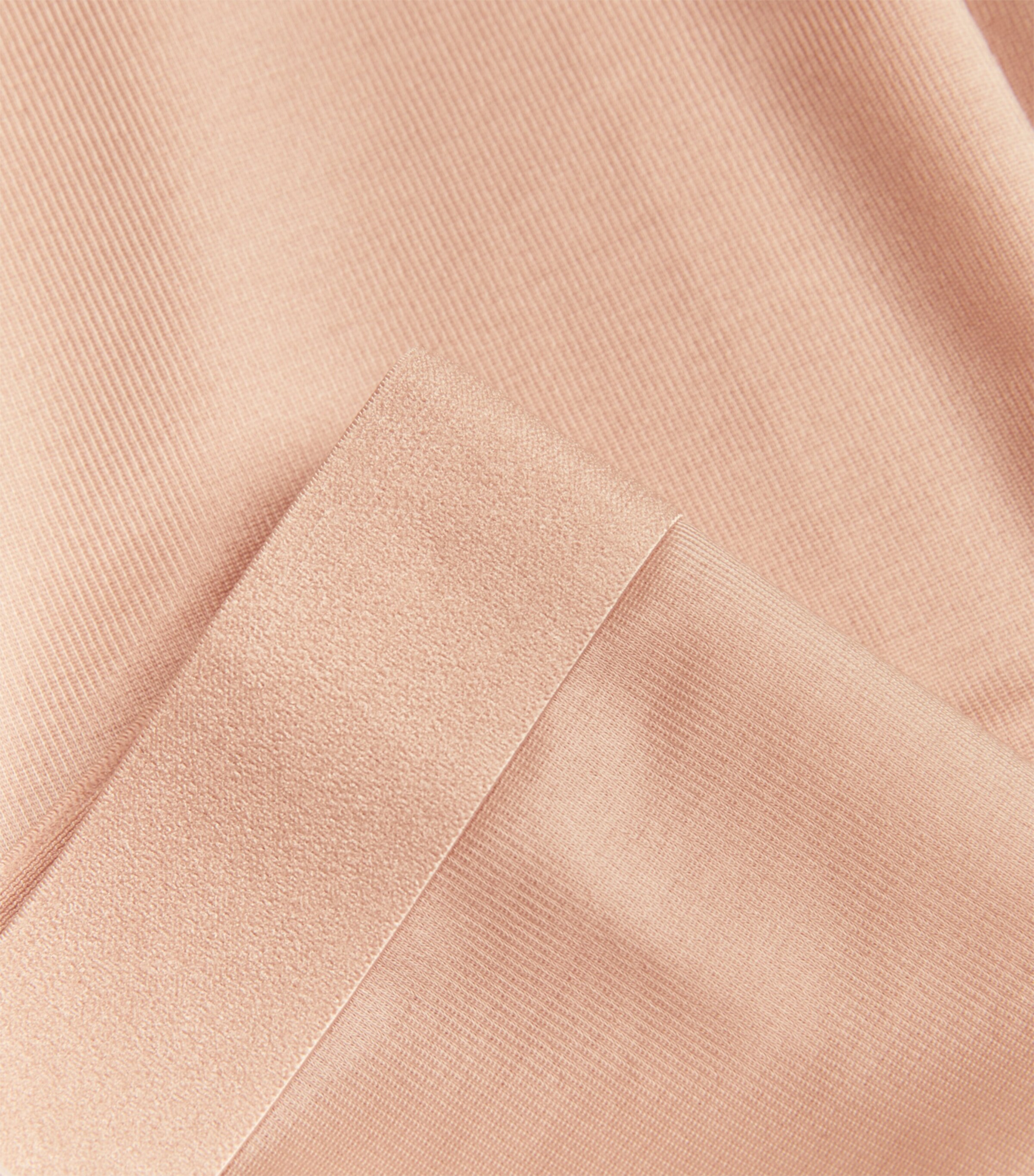 SPANXshape Invisible Girlshort CHAMPAGNE BEIGE Image 4