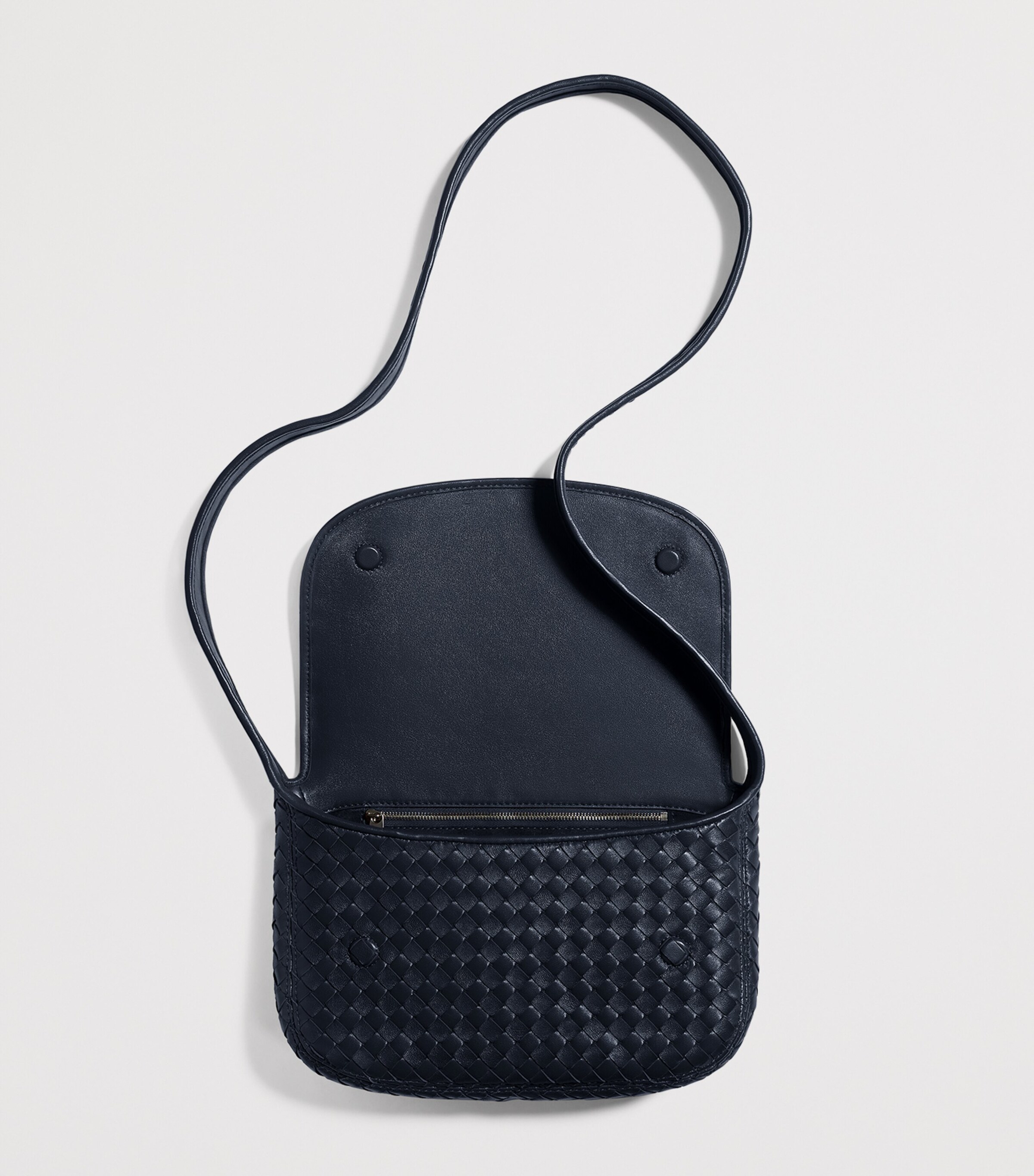 Bottega Veneta Leather Veneto Messenger Bag Image 6