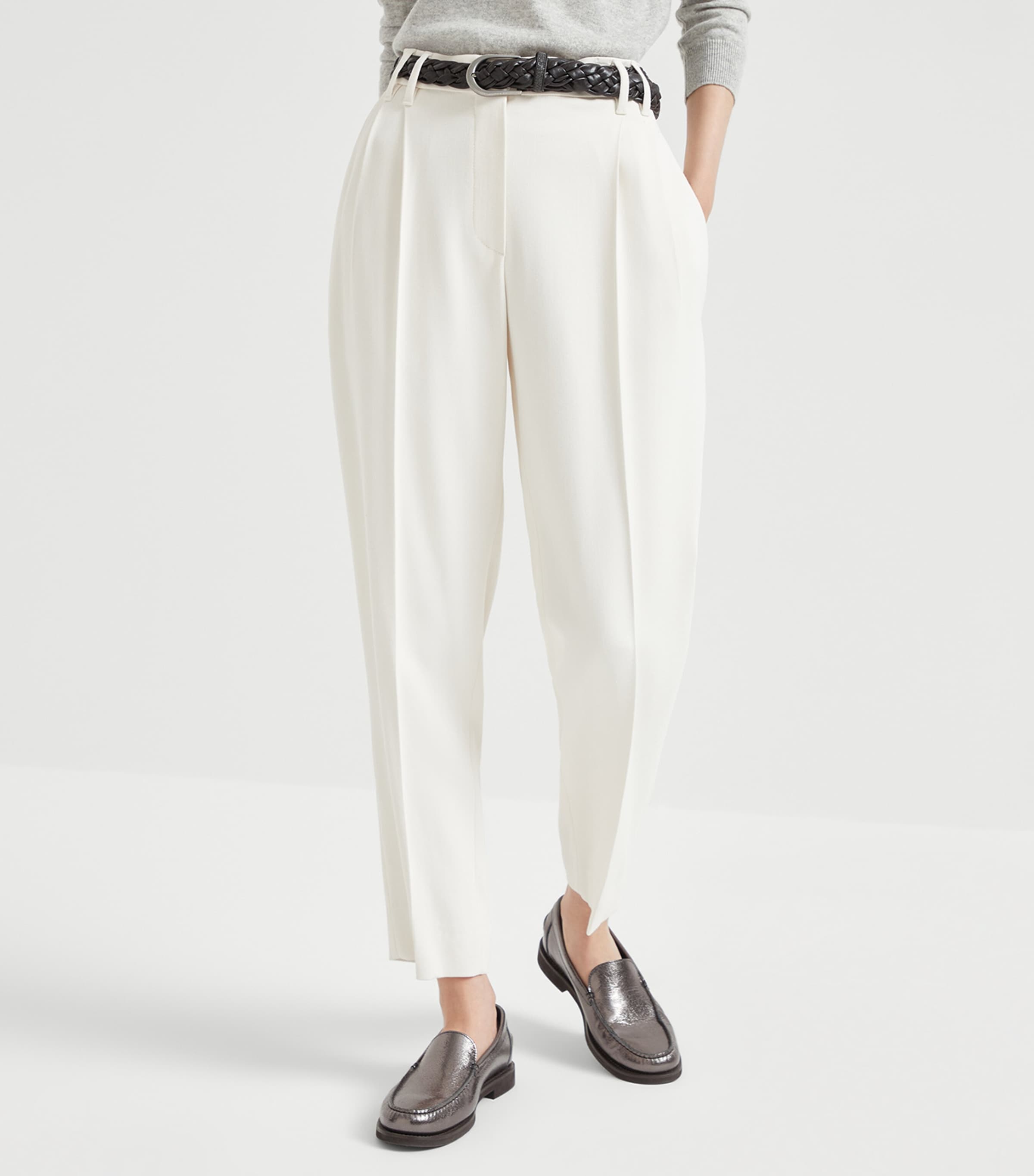 BRUNELLO CUCINELLI ホワイト スラックス Corduroy trousers for Man in Ivory | Brunello Cucinelli