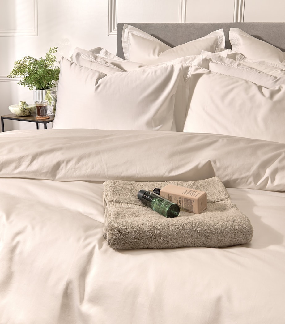 Harrods of London Brompton II Single Flat Sheet (180cm x 260cm) White Image 4