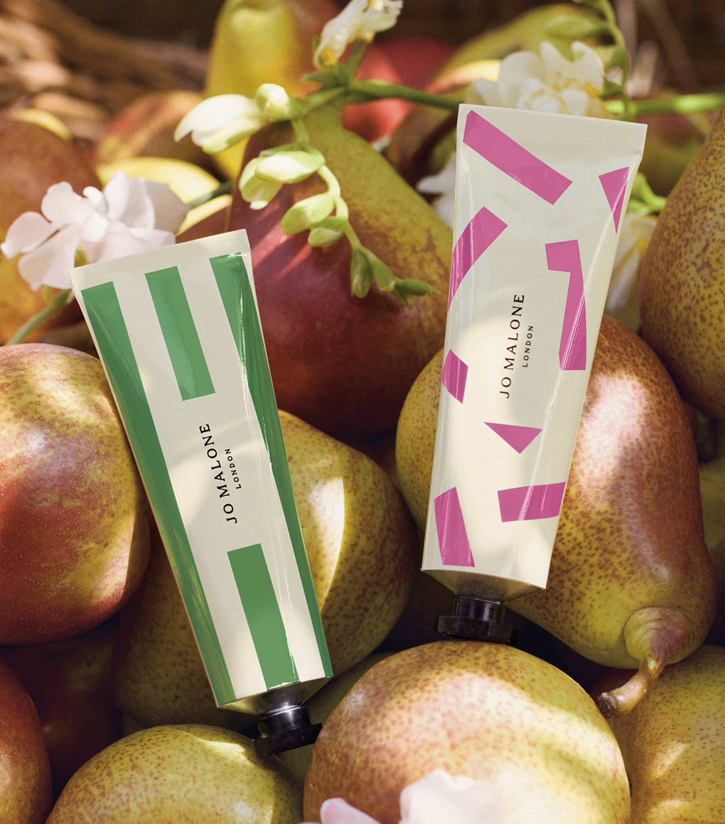 Jo Malone London English Pear & Sweet Pea Hand Cream (30ml) Image 2