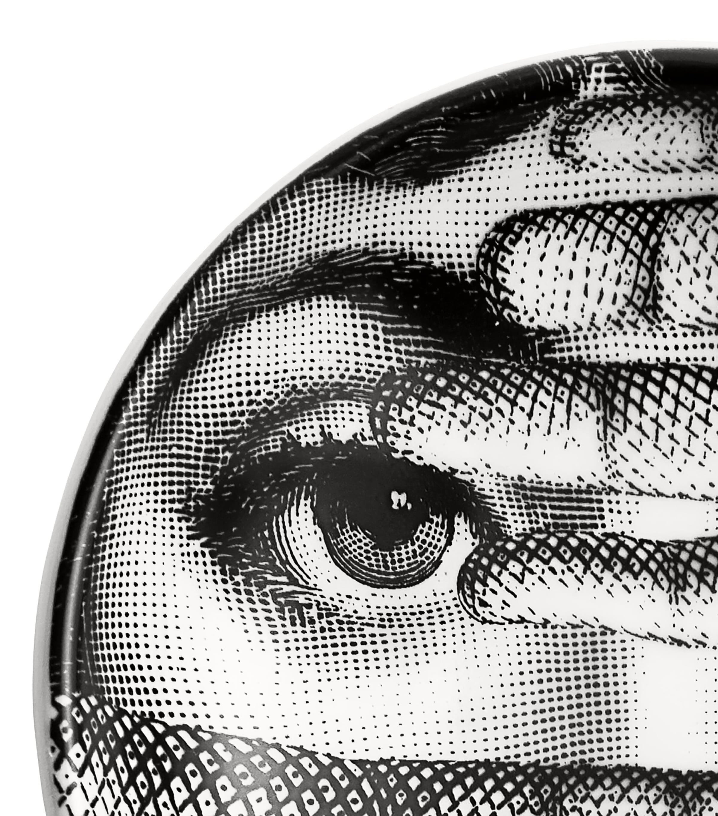 Fornasetti Tema e Variazioni No. 154 Ashtray (16cm) Image 4