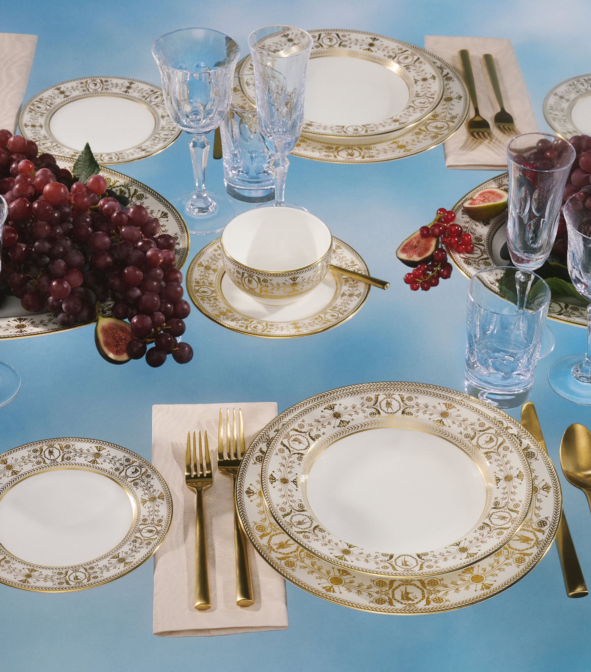 Set of 2 Bacchus Plates (20.6cm) MULTI Image 2