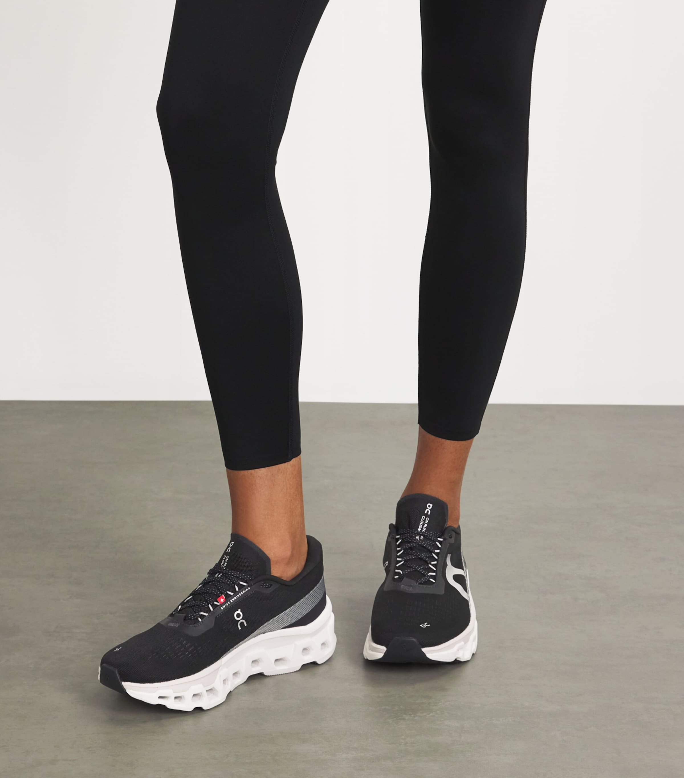 Cloudmonster 2 Trainers BLACK FROST Image 2