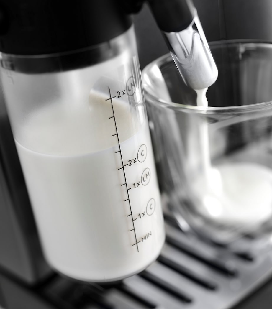 Magnifica Evo Coffee Machine STAINLESS STEEL Image 3