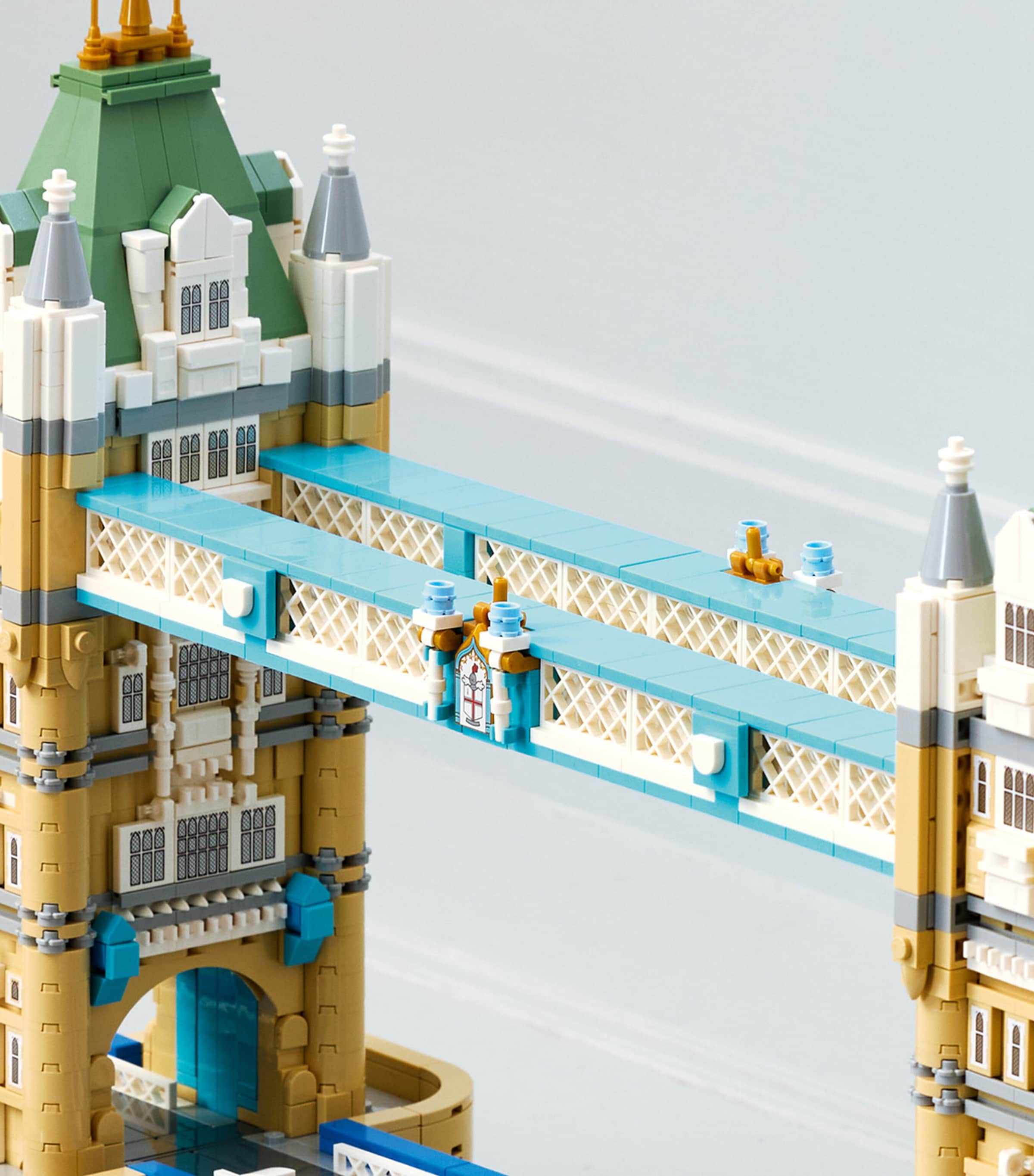 Lego Architecture Tower Bridge 21067 Image 6