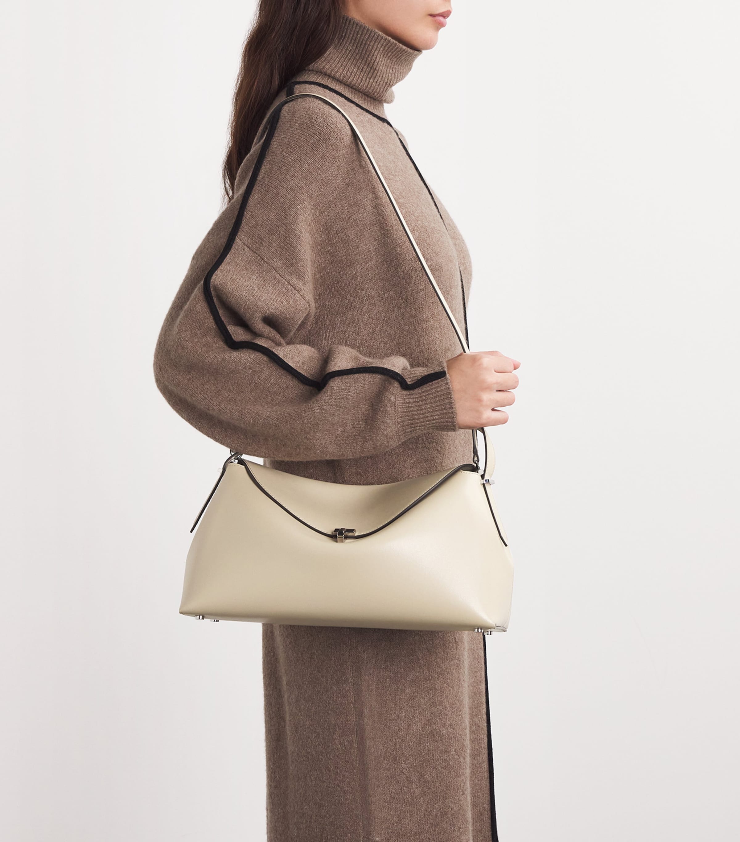T-Lock grained-leather top handle tan – TOTEME