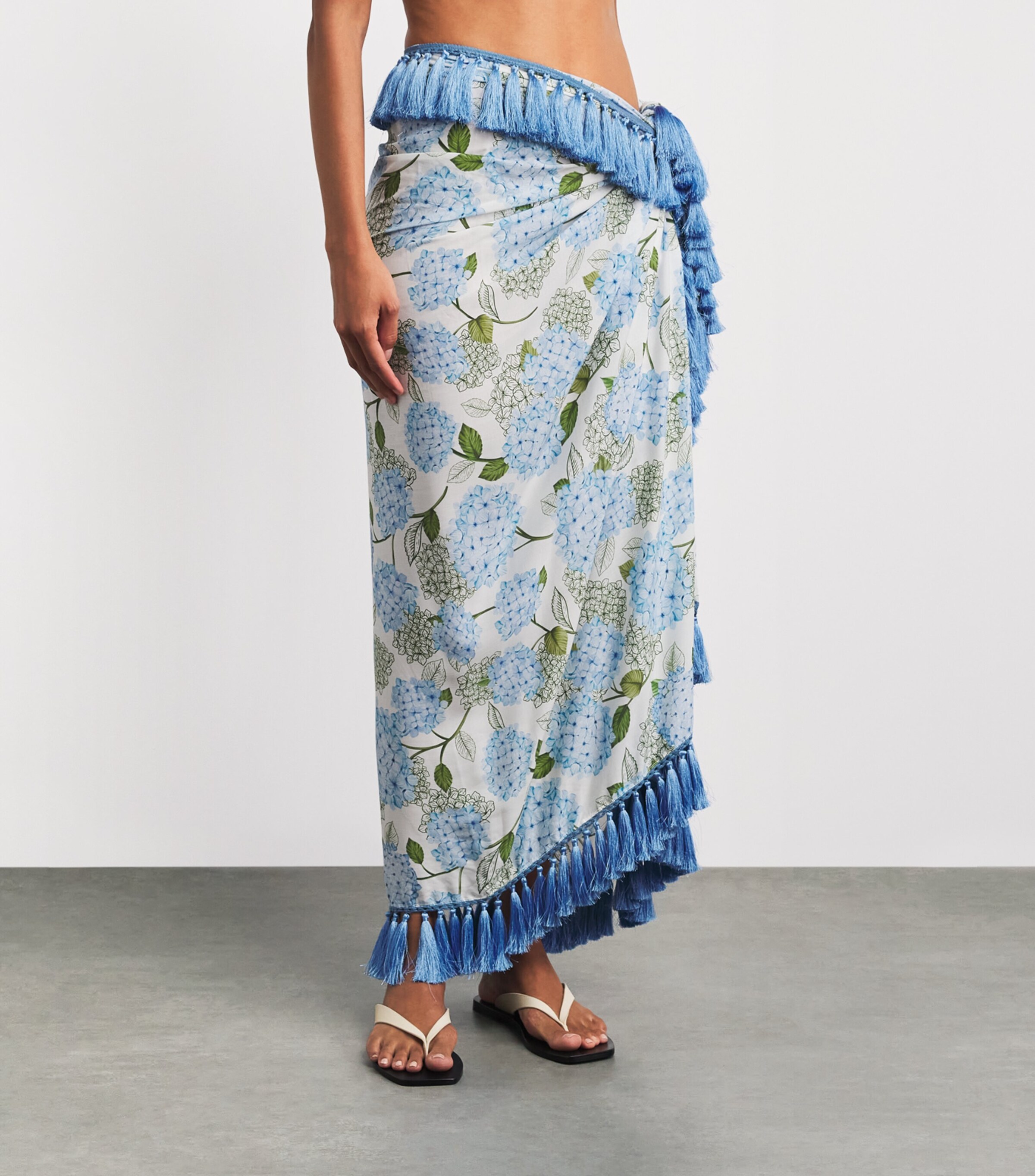 Verandah Womens Tassel-Trim Hydrangea Pareo Iv & Blue Hydr Sml Image 4
