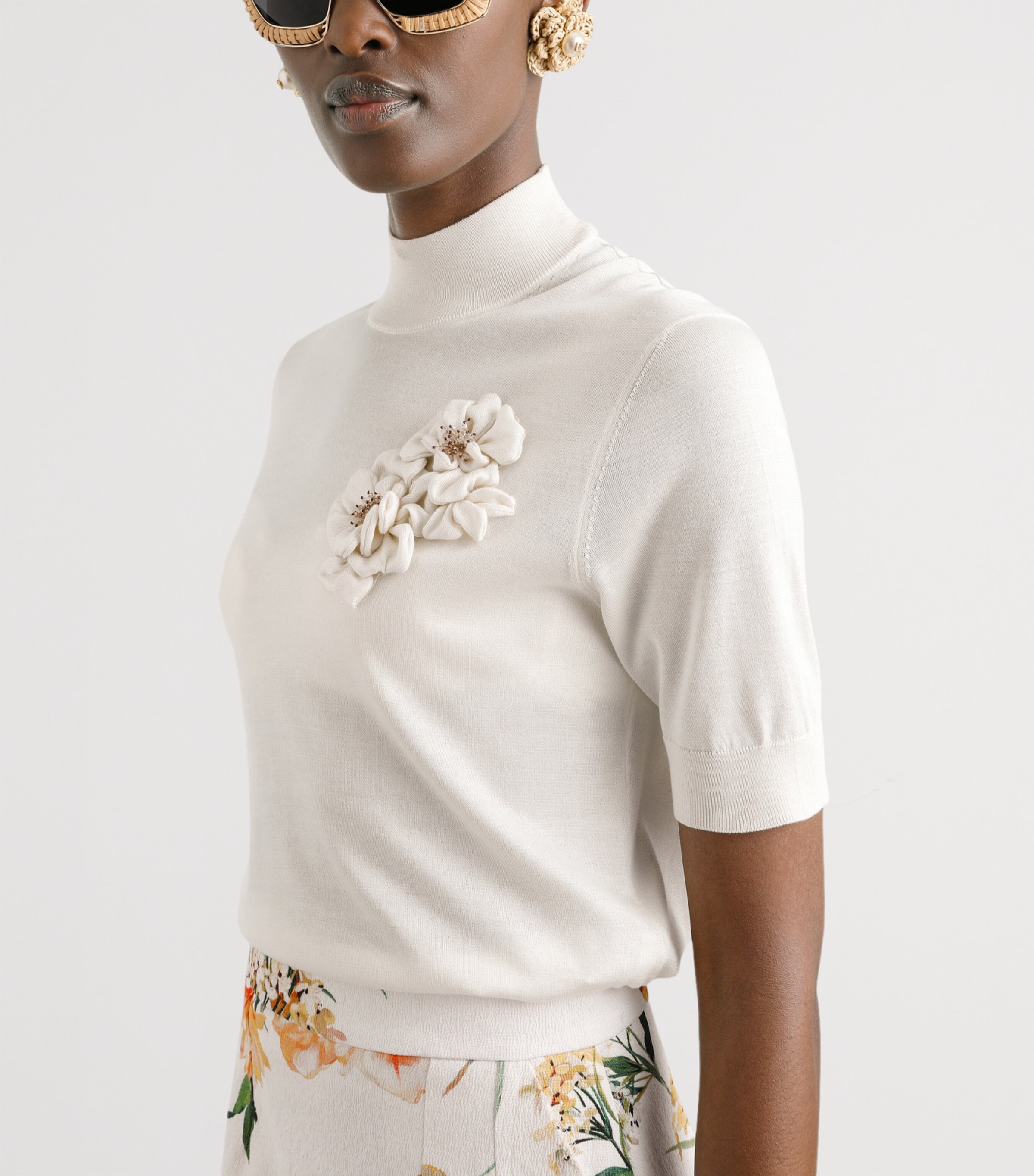Silk Flower-Appliqué Sweater W0001-NATURAL WHITE Image 4