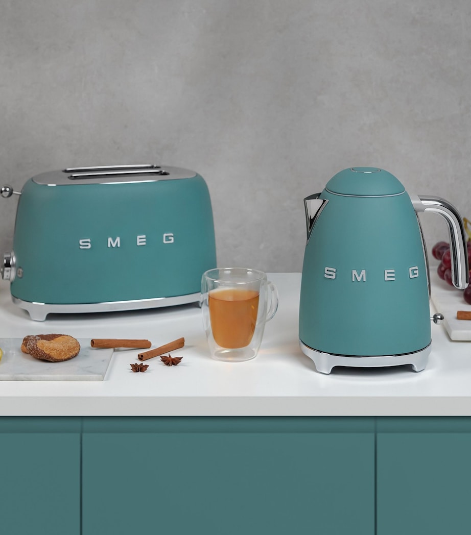 Retro Kettle EMERALD GREEN Image 3