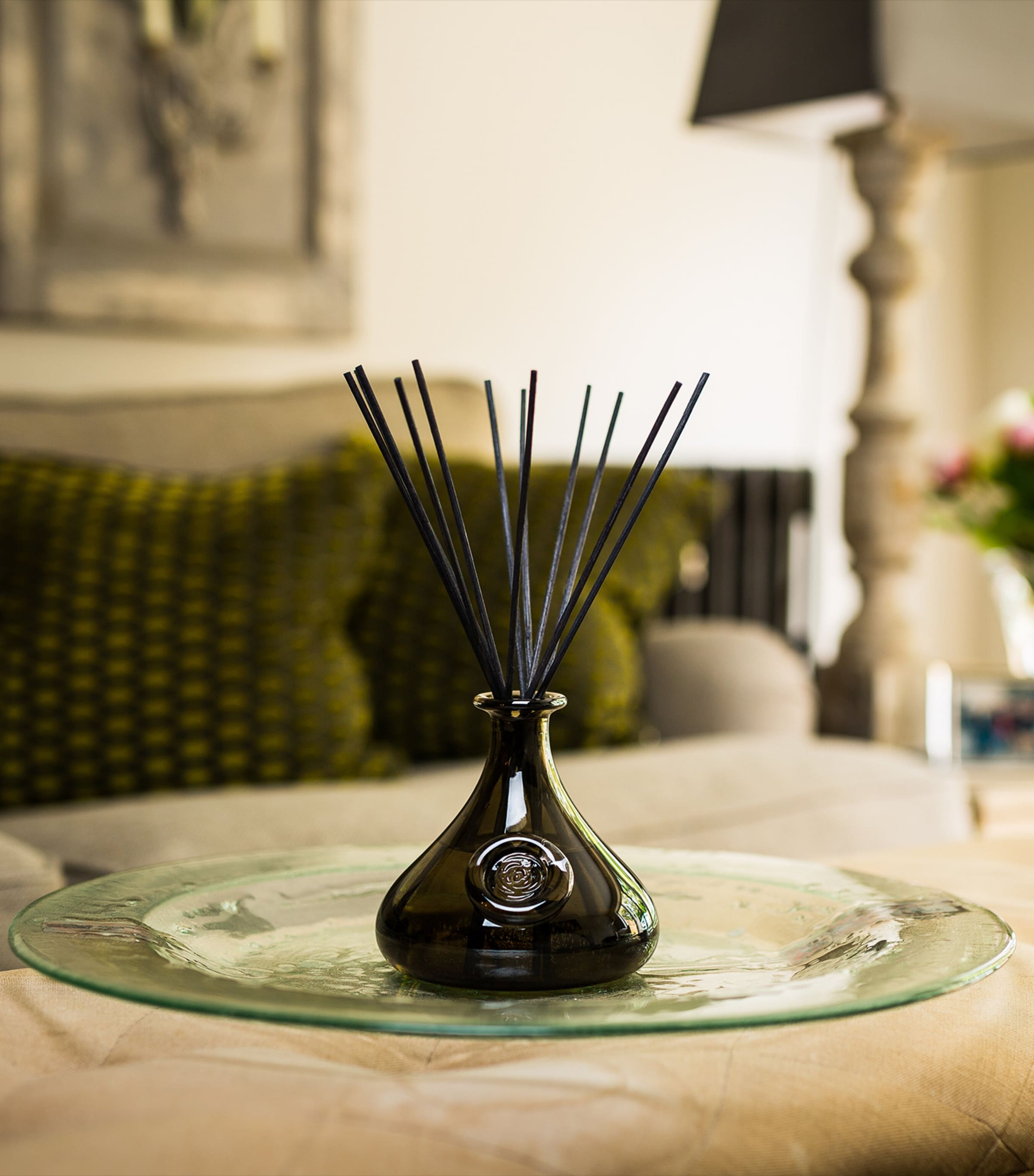 Amber and Oud Roman Diffuser (500ml) BRONZE Image 4