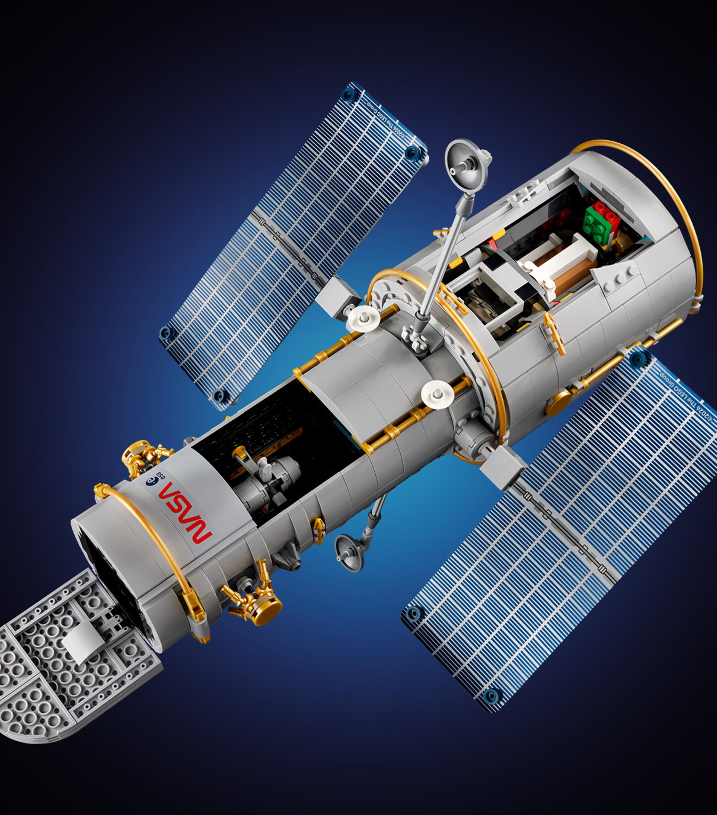 Lego LEGO Icons Hubble Space Telescope 11382 Image 5