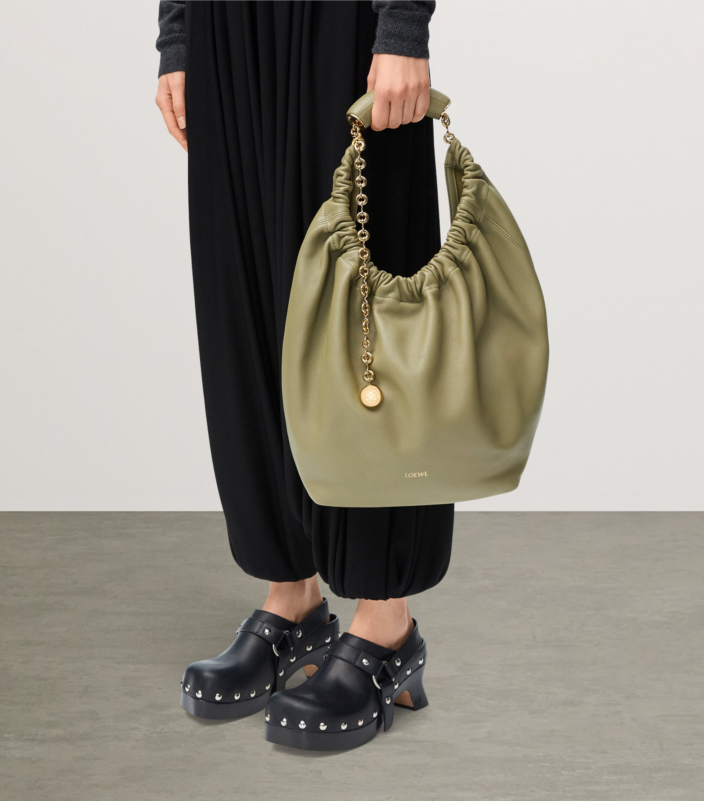 Medium Lambskin Squeeze Shoulder Bag EUCALYPTUS GREEN Image 8