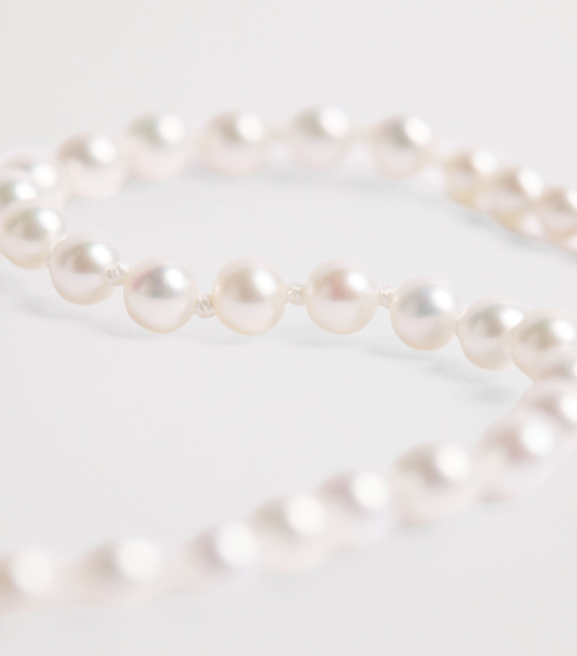 Petite Yellow Gold and Pearl Peggy Necklace YELLOW GOLD Image 5