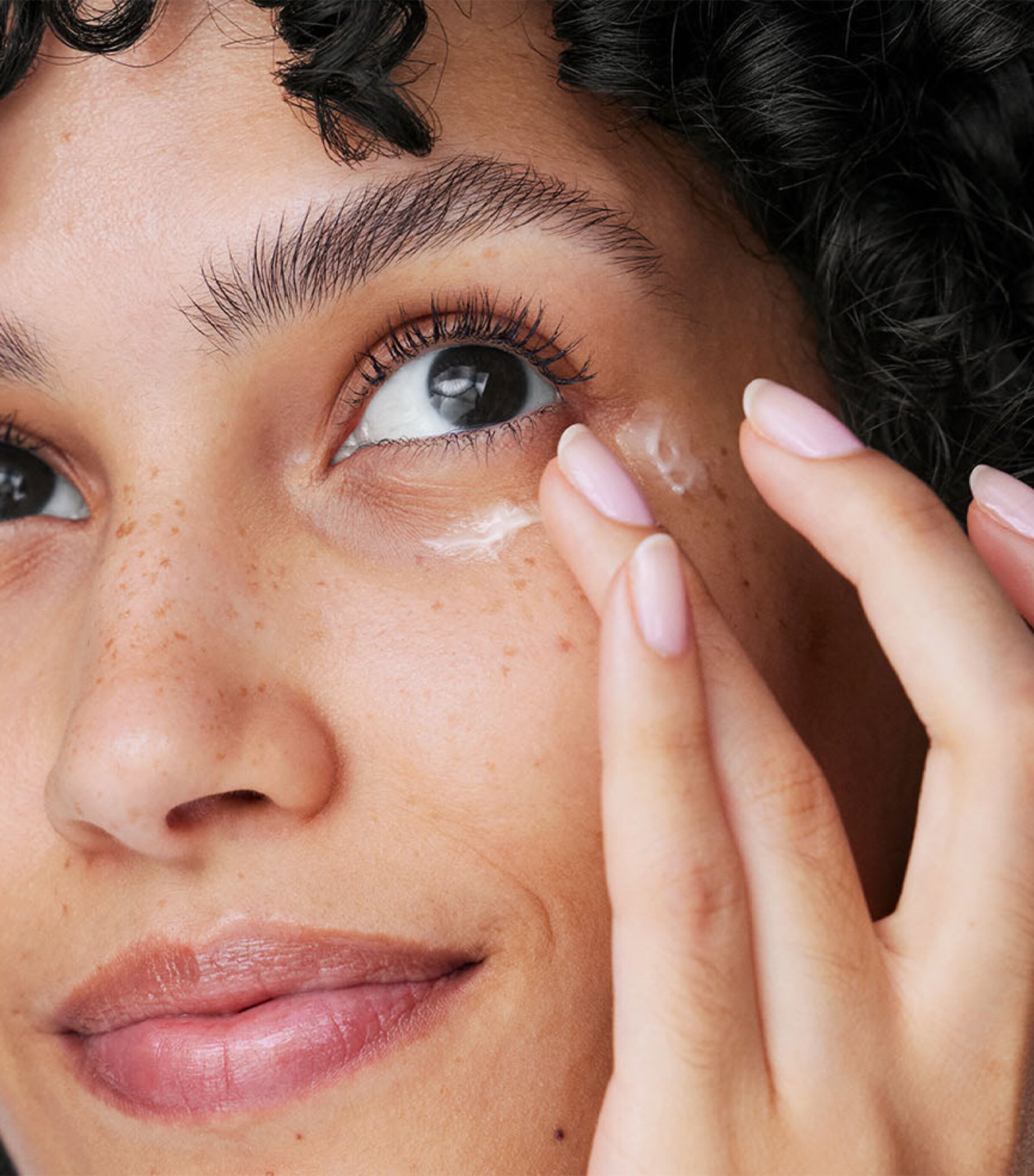 Fan Favourites: Skincare & Make-Up Gift Set (Worth Over £110) NO COLOUR Image 4