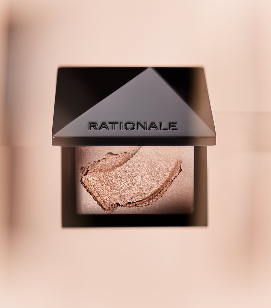 Beautiful Bronze SPF30 NO COLOUR Image 2